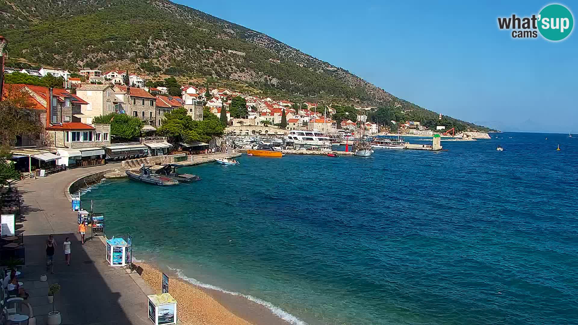 Web kamera Bol – Centar mjesta i marina | Pogled uživo