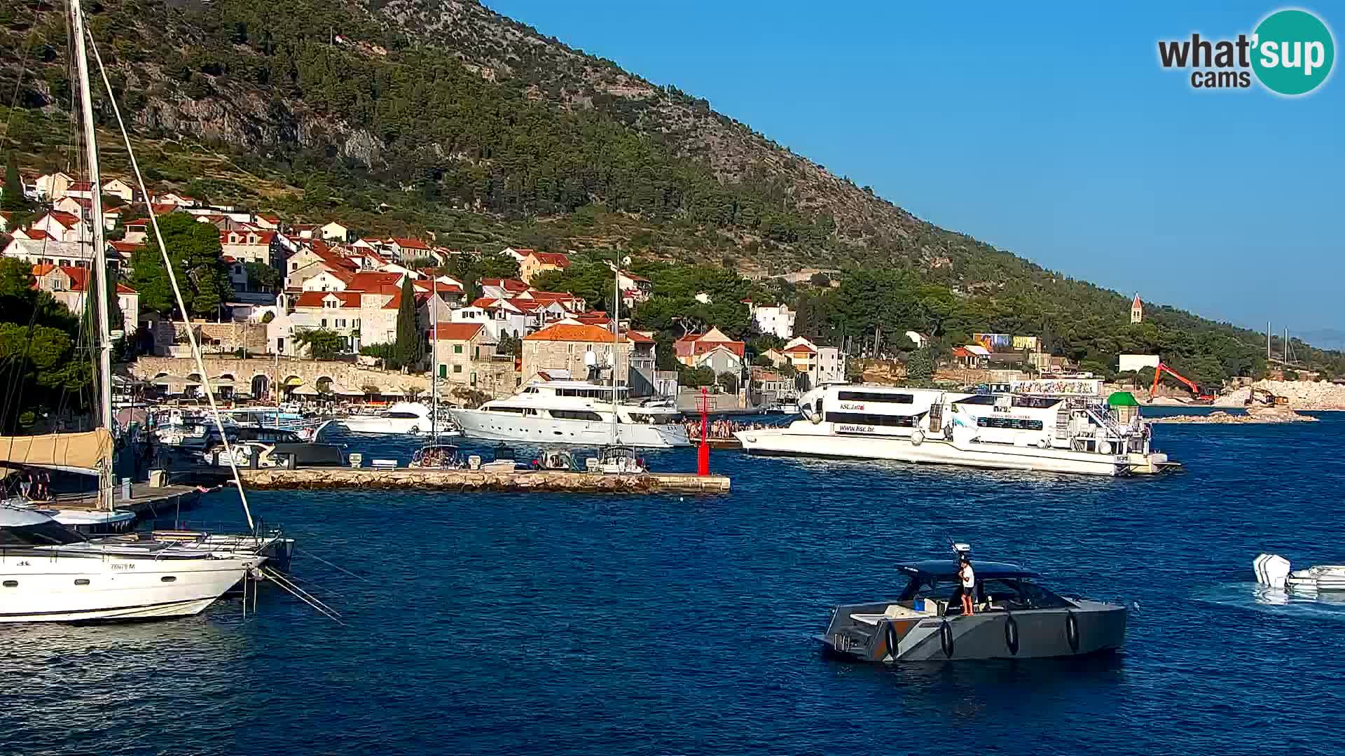 Webcam Bol Town Center & Marina – Live View from Bol, Brač