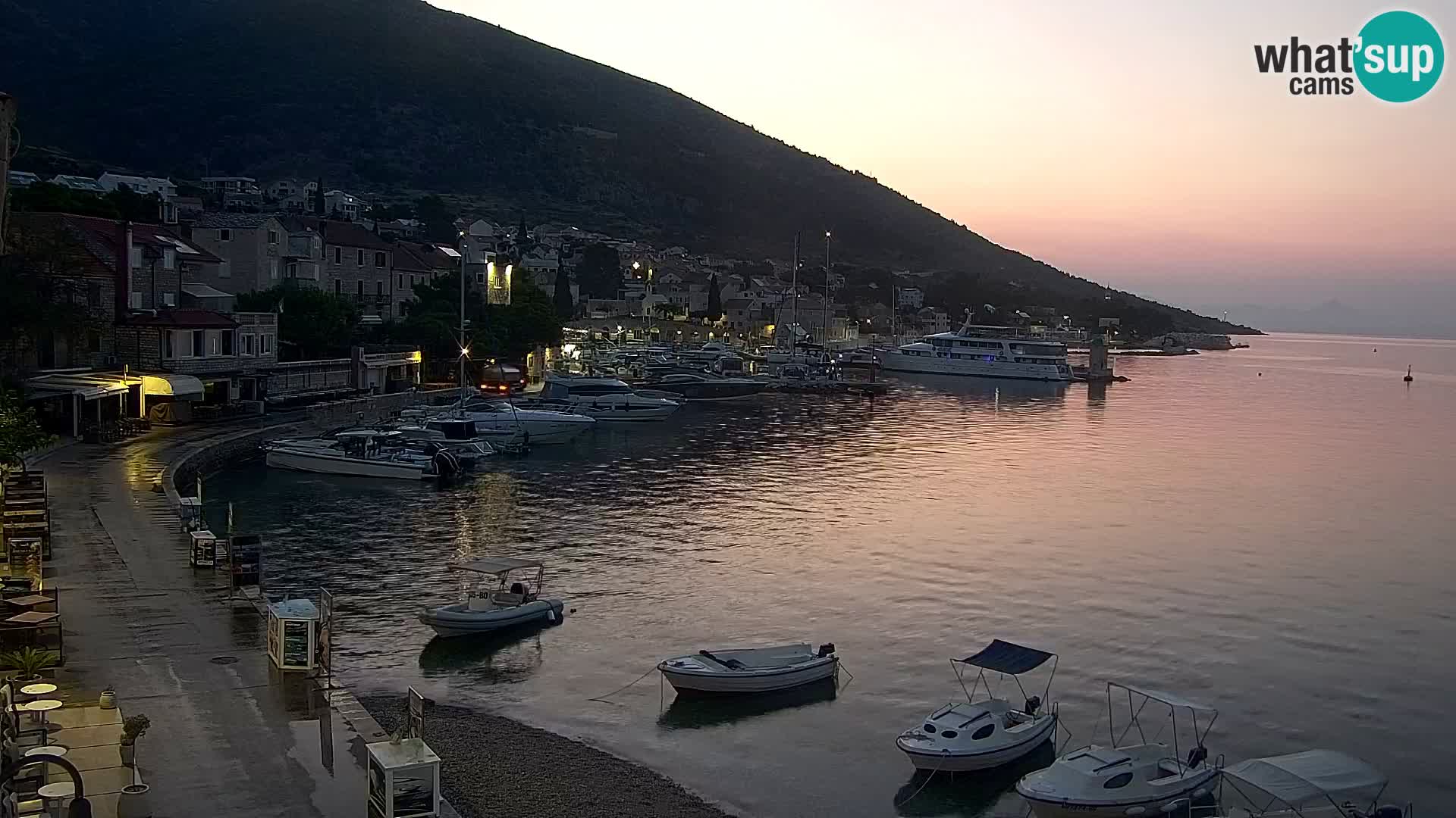 Webcam Bol Town Center & Marina – Live View from Bol, Brač