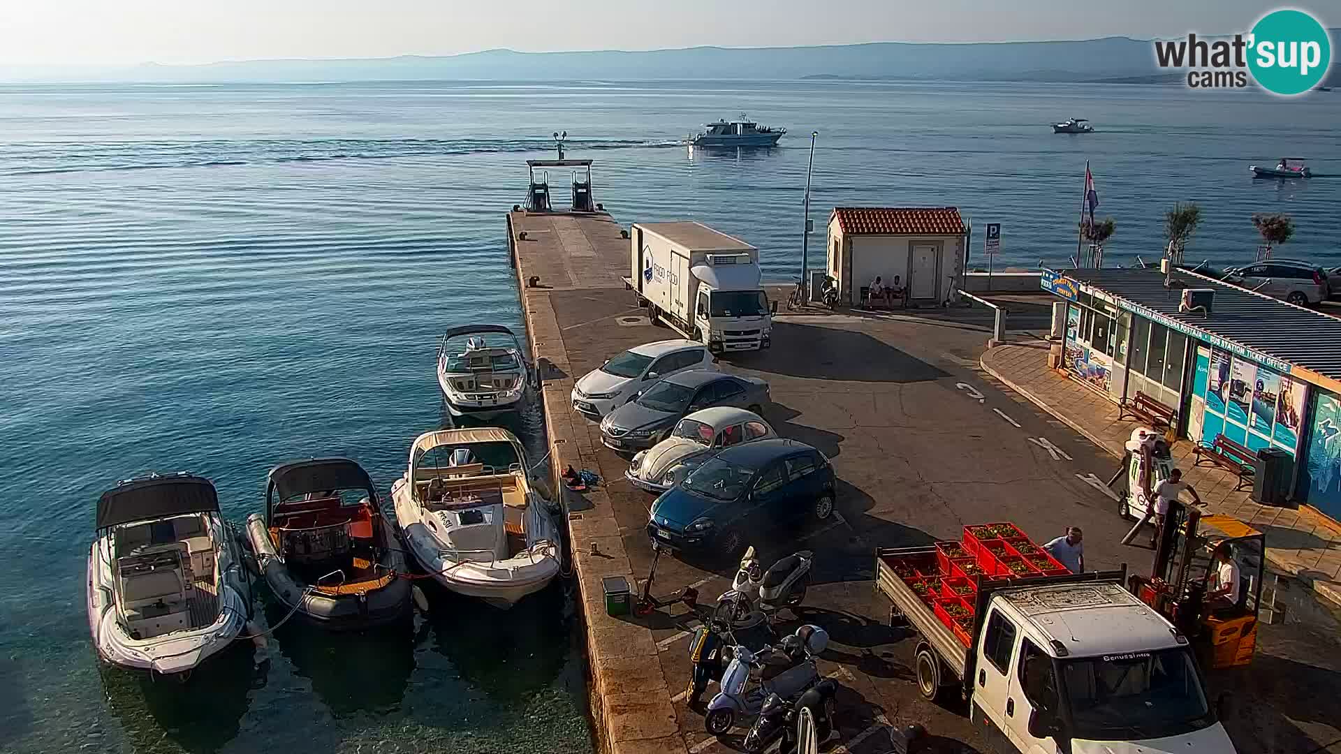 Webcam Bol Hafen & Ortszentrum – Liveblick aus Bol auf der Insel Brač