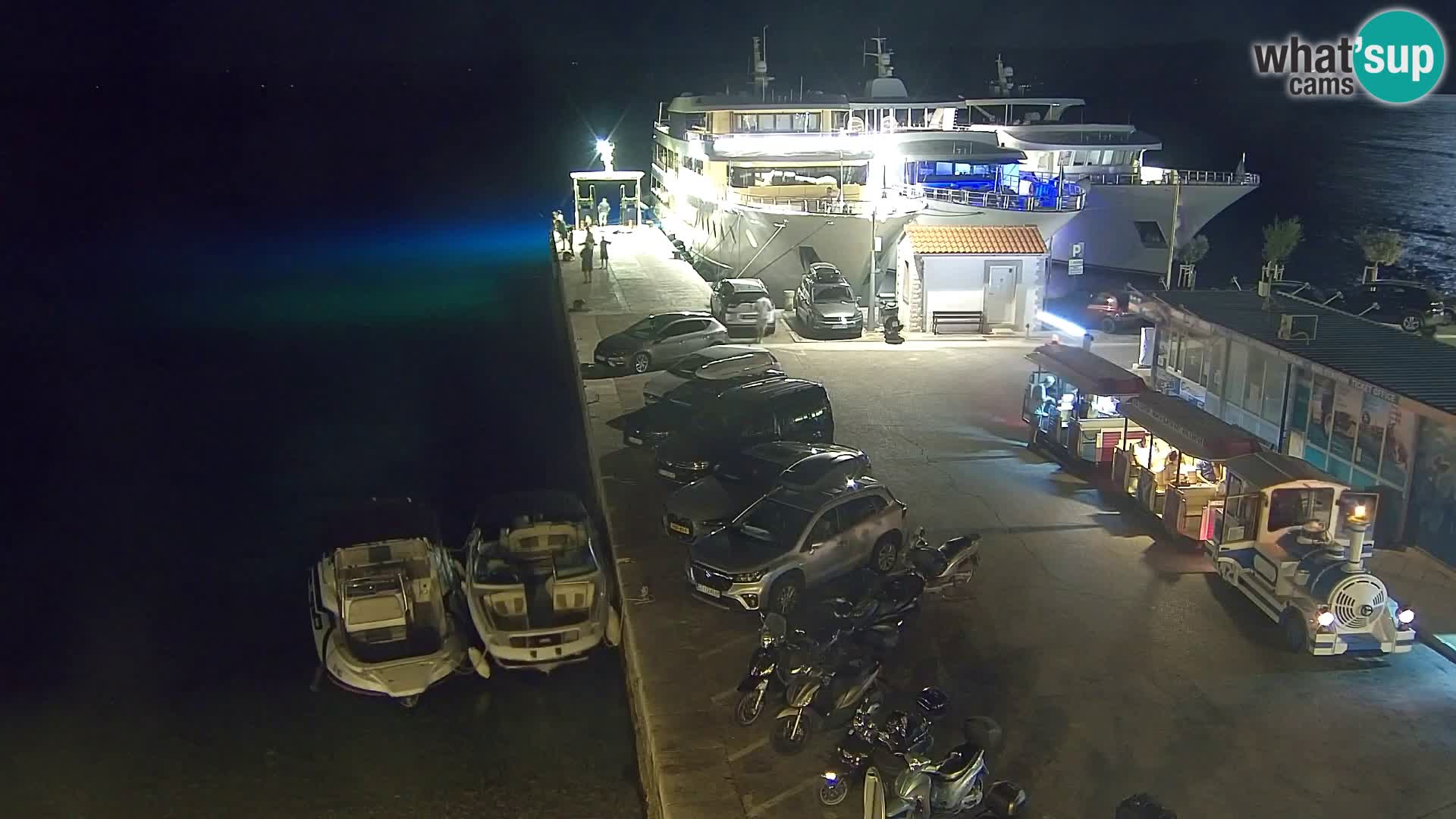 Webcam Bol Centro e Marina – Vista live dal porto di Bol