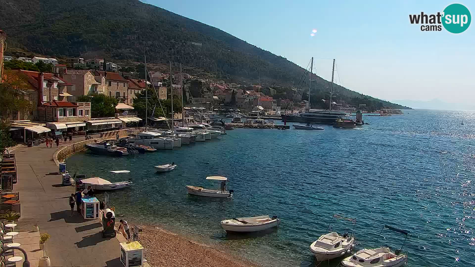Webcam Bol Hafen & Ortszentrum – Liveblick aus Bol auf der Insel Brač
