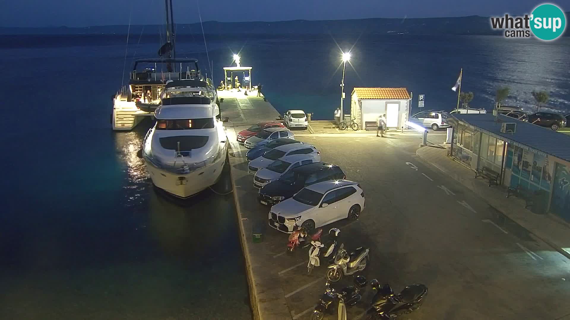 Webcam Bol Town Center & Marina – Live View from Bol, Brač