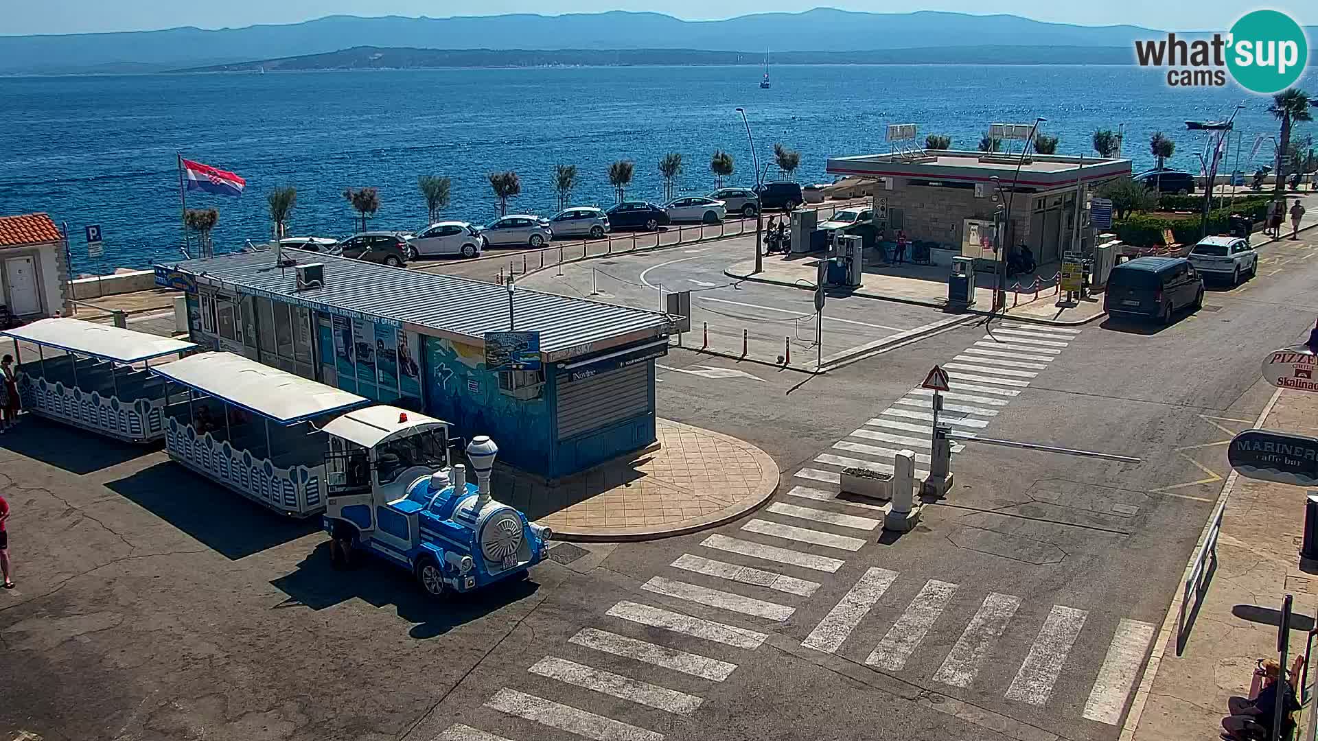 Web kamera Bol – Centar mjesta i marina | Pogled uživo