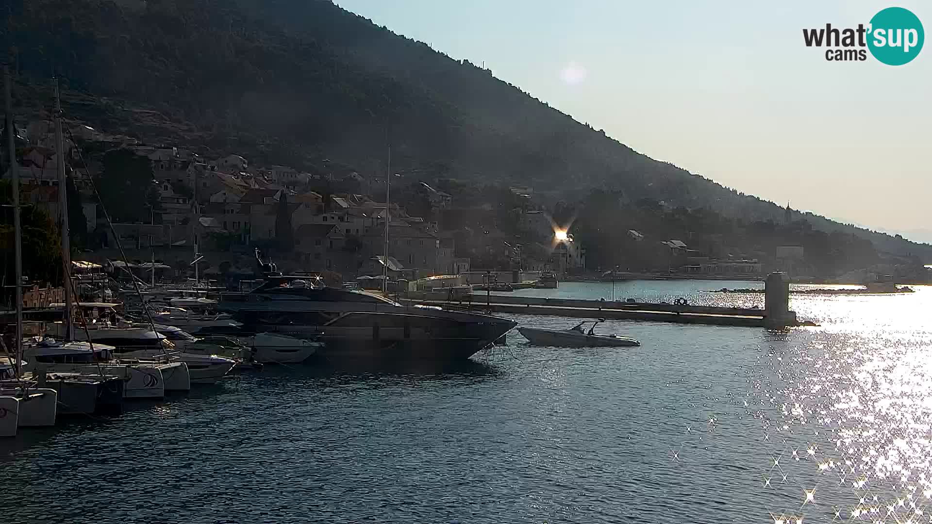 Webcam Bol Town Center & Marina – Live View from Bol, Brač