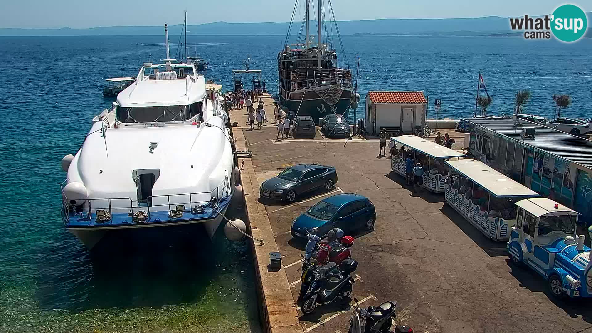 Webcam Bol Town Center & Marina – Live View from Bol, Brač