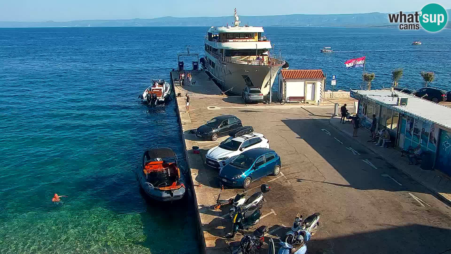 Webcam Bol Town Center & Marina – Live View from Bol, Brač