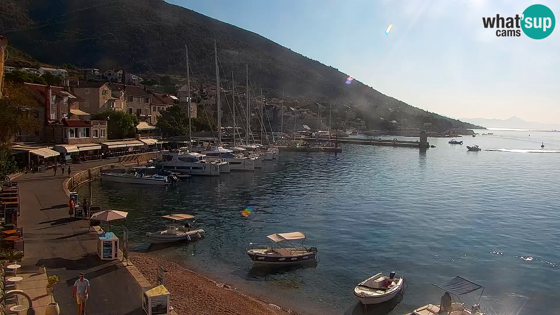 Webcam Bol Hafen & Ortszentrum – Liveblick aus Bol auf der Insel Brač