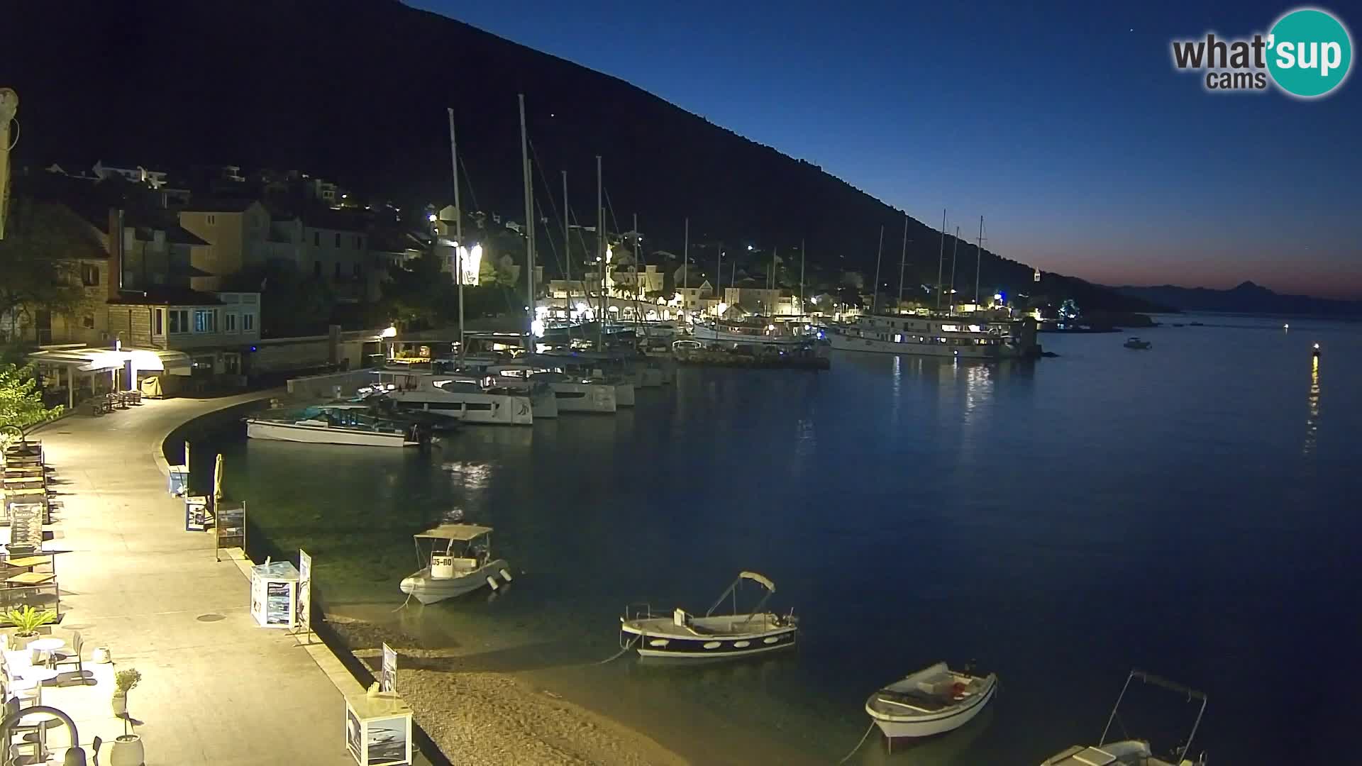 Webcam Bol Centro e Marina – Vista live dal porto di Bol