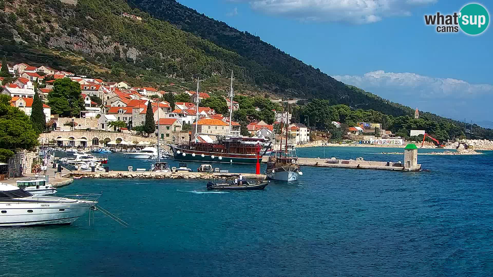Webcam Bol Town Center & Marina – Live View from Bol, Brač