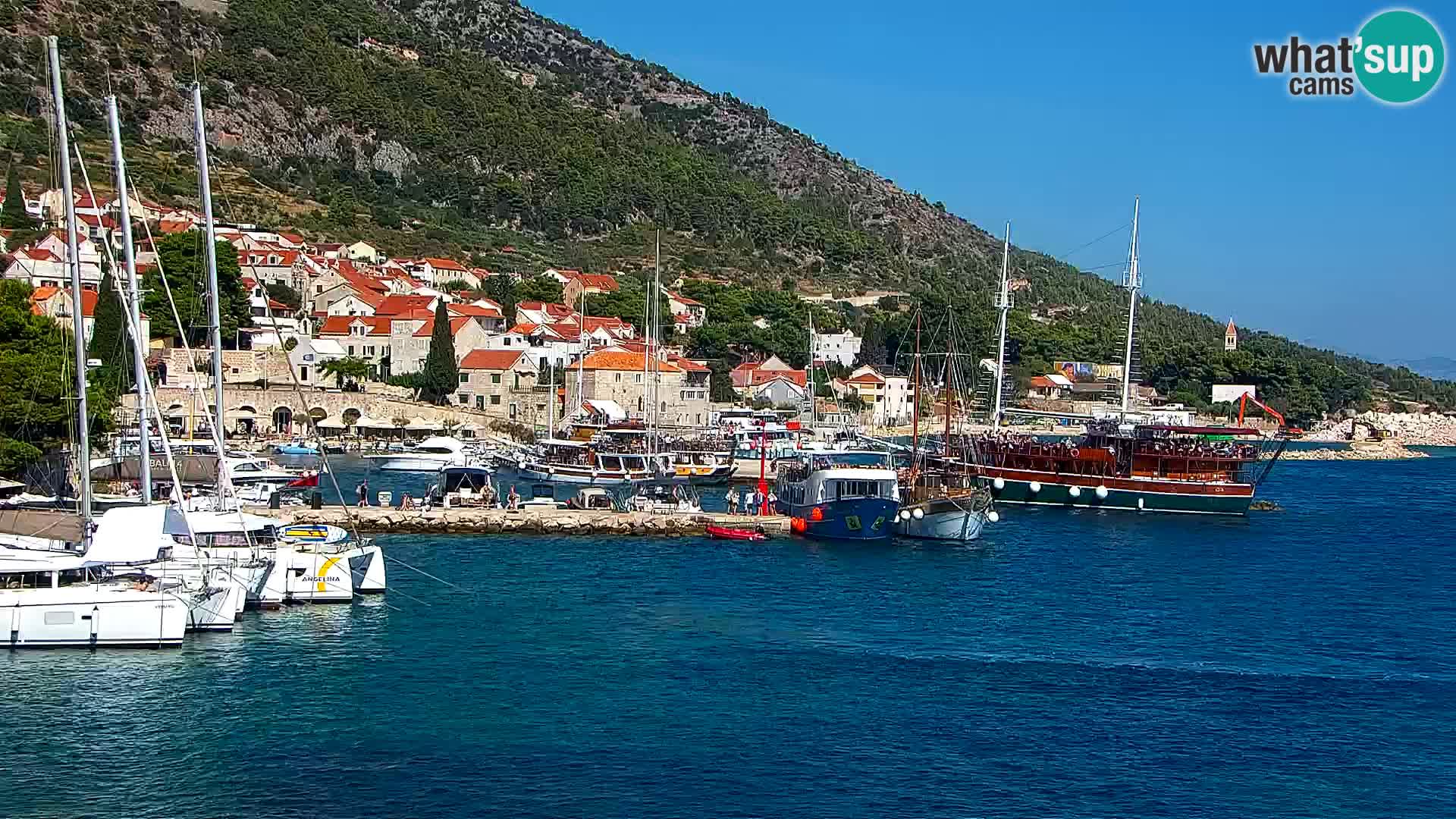 Webcam Bol Hafen & Ortszentrum – Liveblick aus Bol auf der Insel Brač