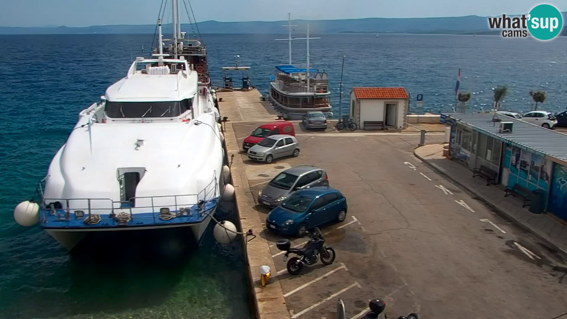 Webcam Bol Hafen & Ortszentrum – Liveblick aus Bol auf der Insel Brač