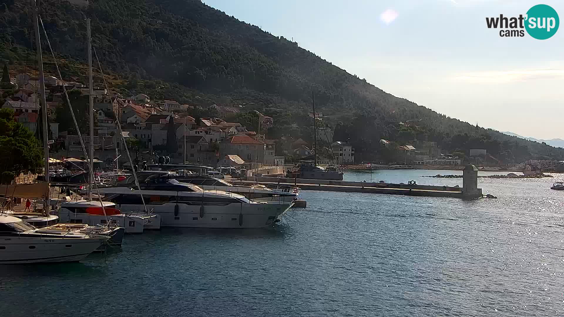 Webcam Bol Town Center & Marina – Live View from Bol, Brač