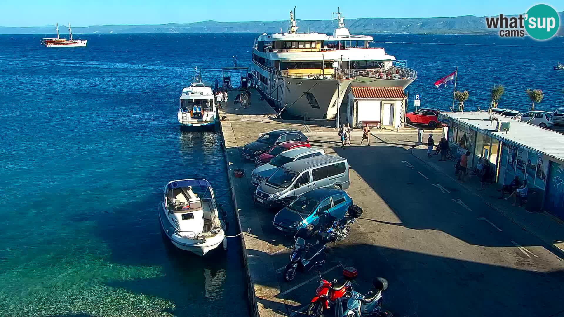 Webcam Bol Town Center & Marina – Live View from Bol, Brač