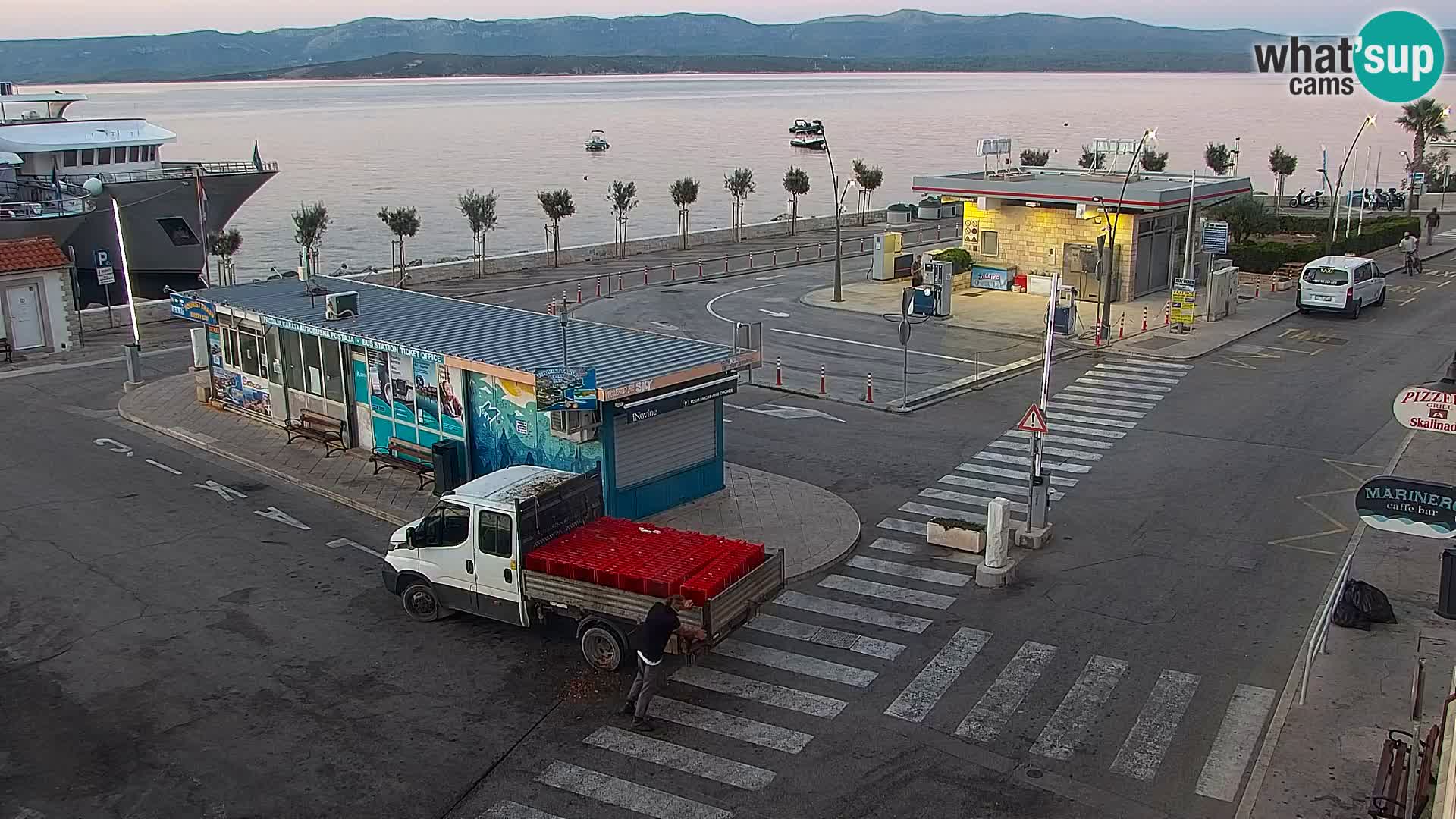 Webcam Bol Centro e Marina – Vista live dal porto di Bol
