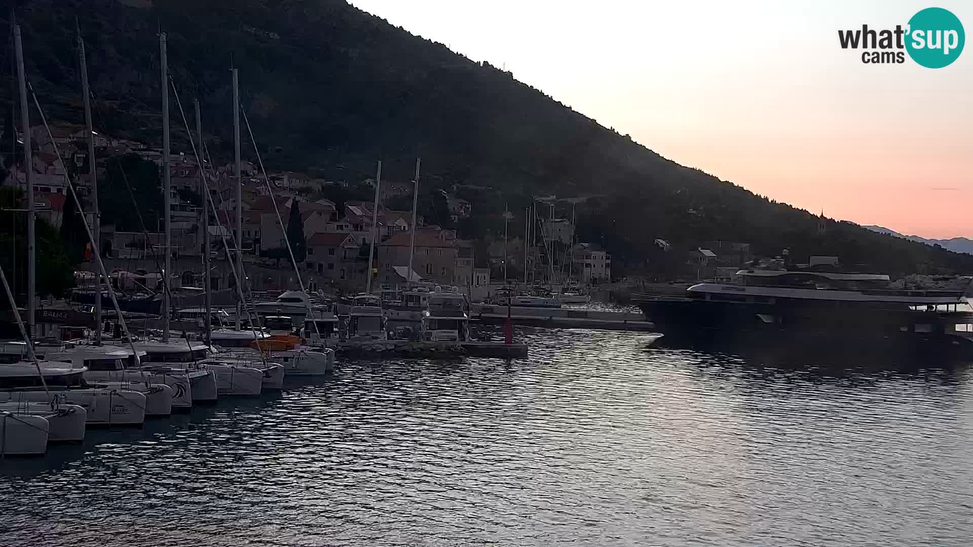 Webcam Bol Town Center & Marina – Live View from Bol, Brač