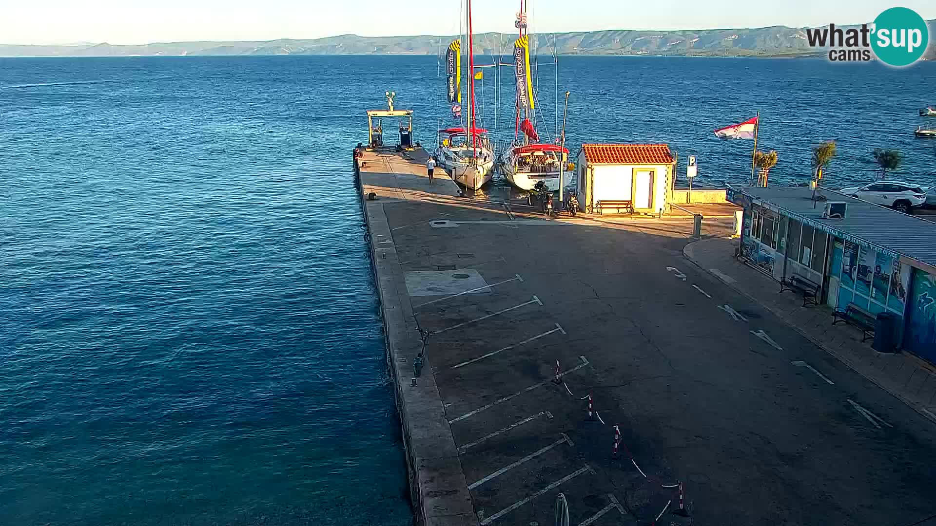 Webcam Bol Hafen & Ortszentrum – Liveblick aus Bol auf der Insel Brač