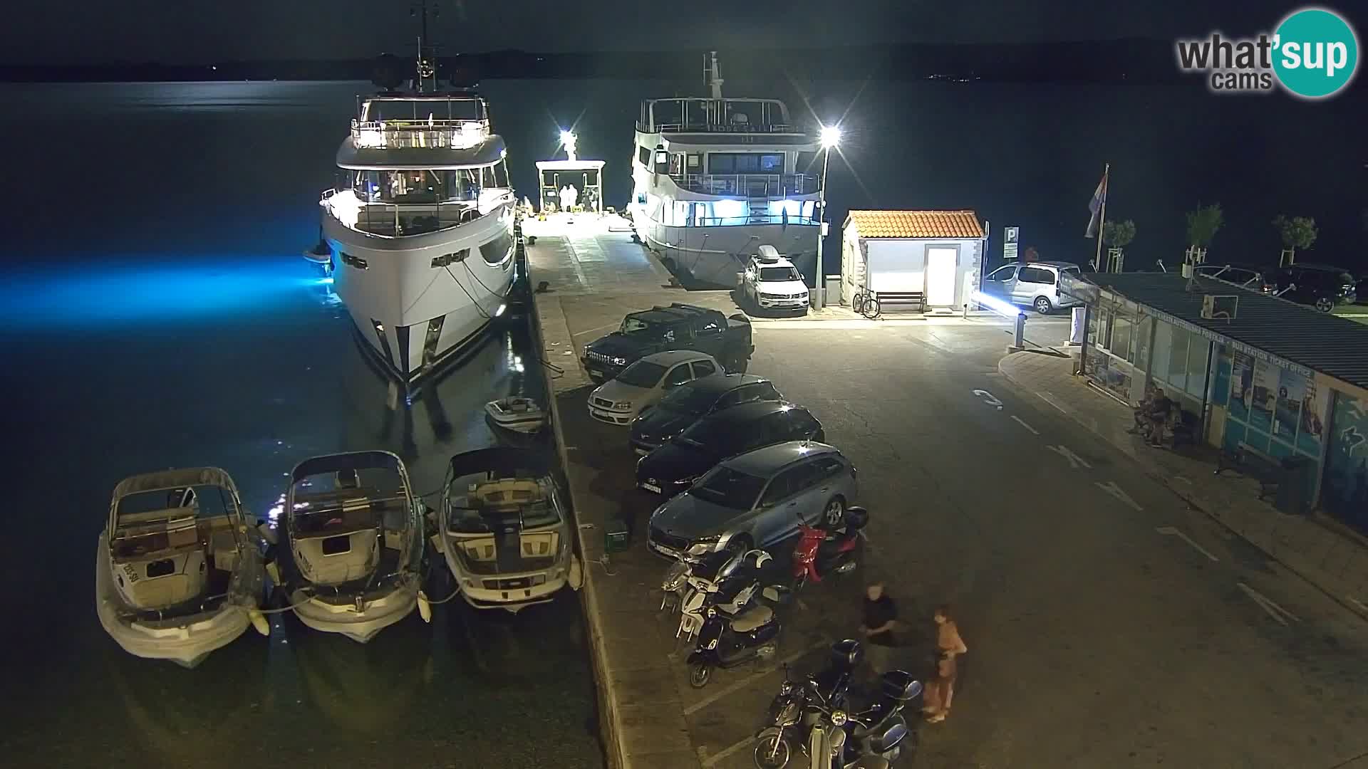 Webcam Bol Town Center & Marina – Live View from Bol, Brač