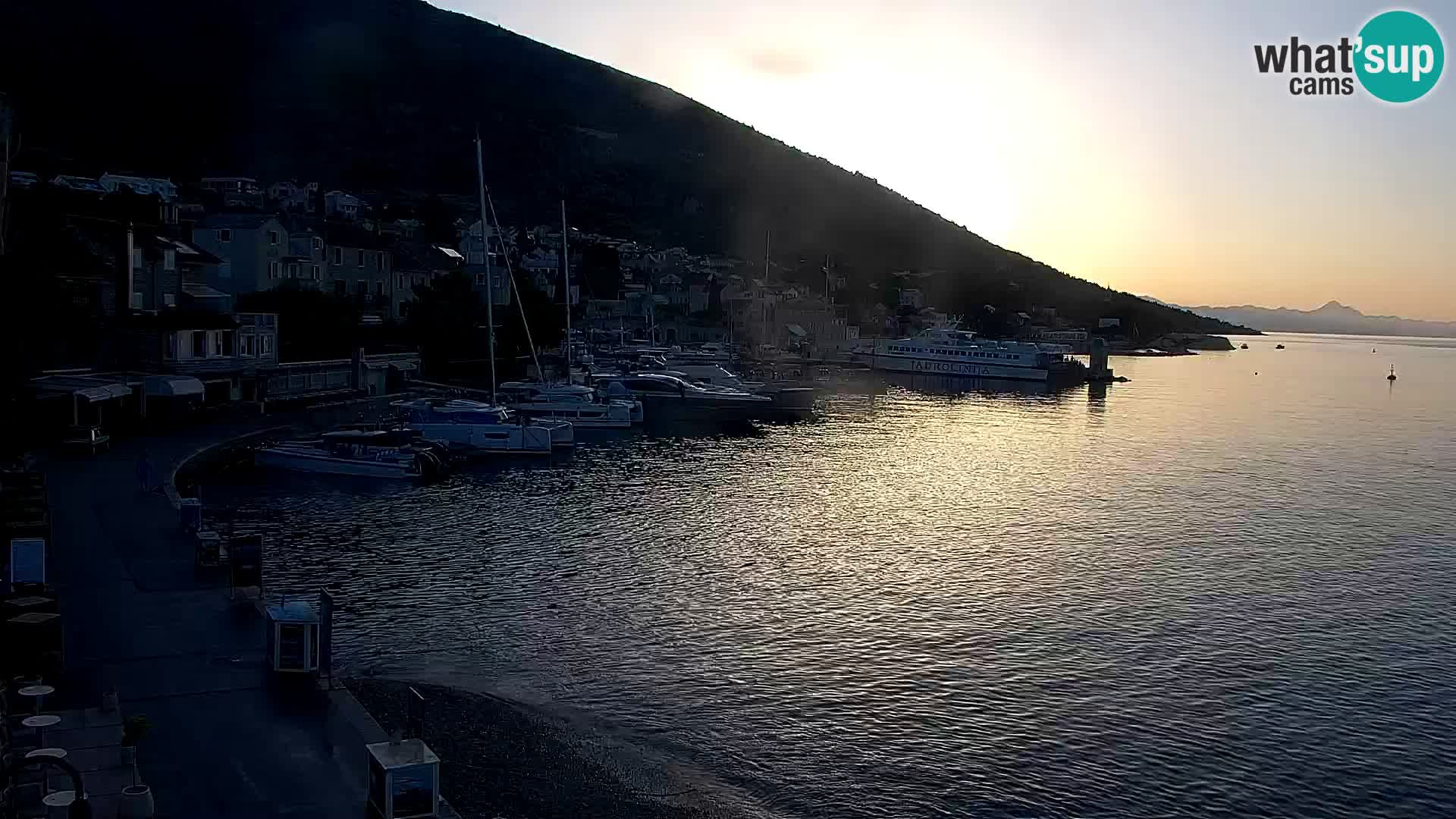 Webcam Bol Hafen & Ortszentrum – Liveblick aus Bol auf der Insel Brač