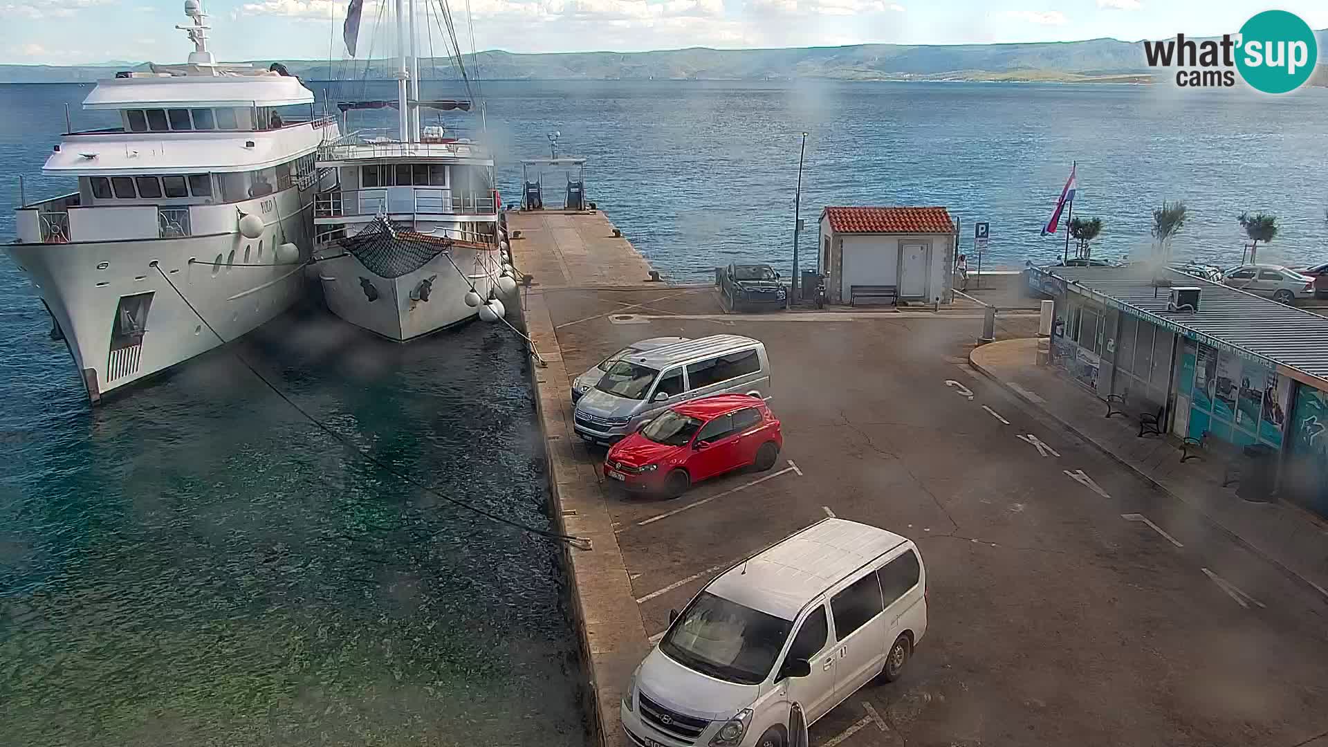 Webcam Bol Centro e Marina – Vista live dal porto di Bol