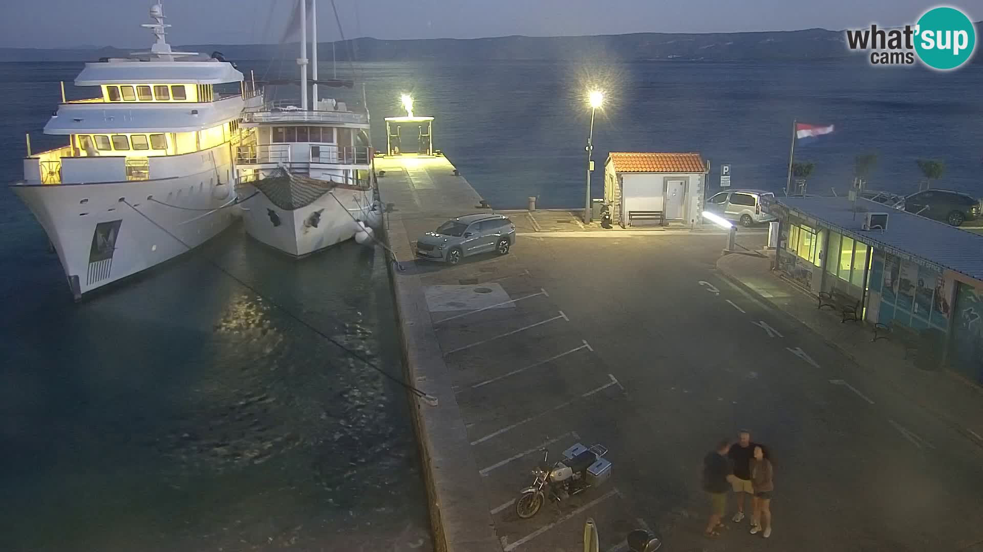 Webcam Bol Hafen & Ortszentrum – Liveblick aus Bol auf der Insel Brač