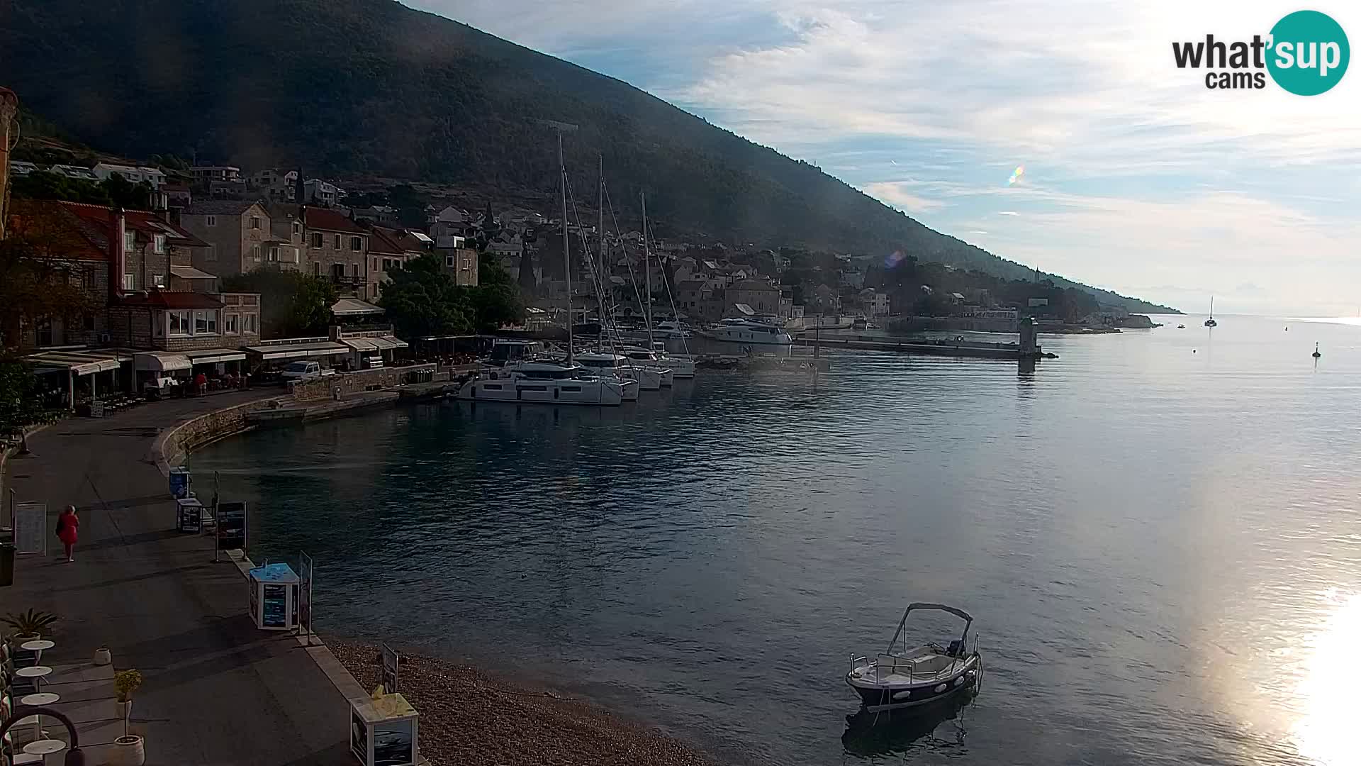 Webcam Bol Centro e Marina – Vista live dal porto di Bol