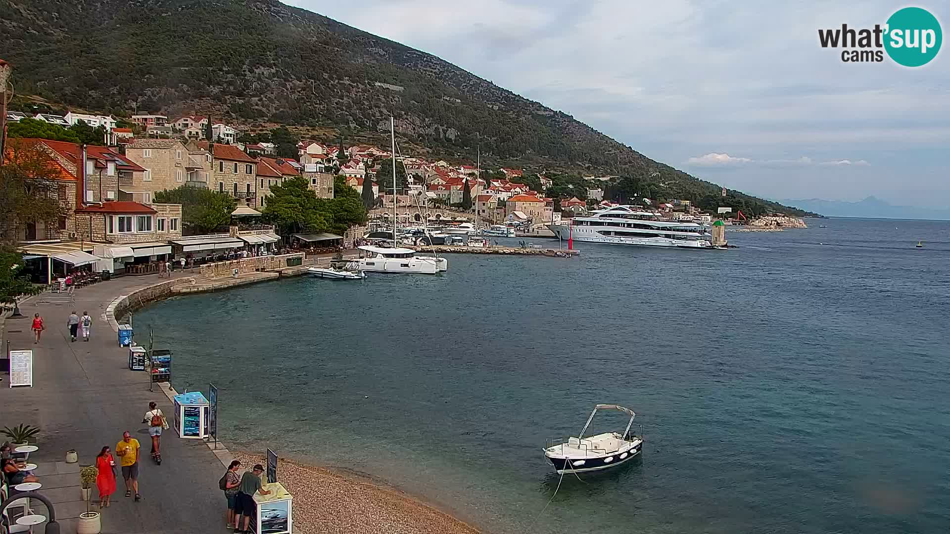 Webcam Bol Town Center & Marina – Live View from Bol, Brač
