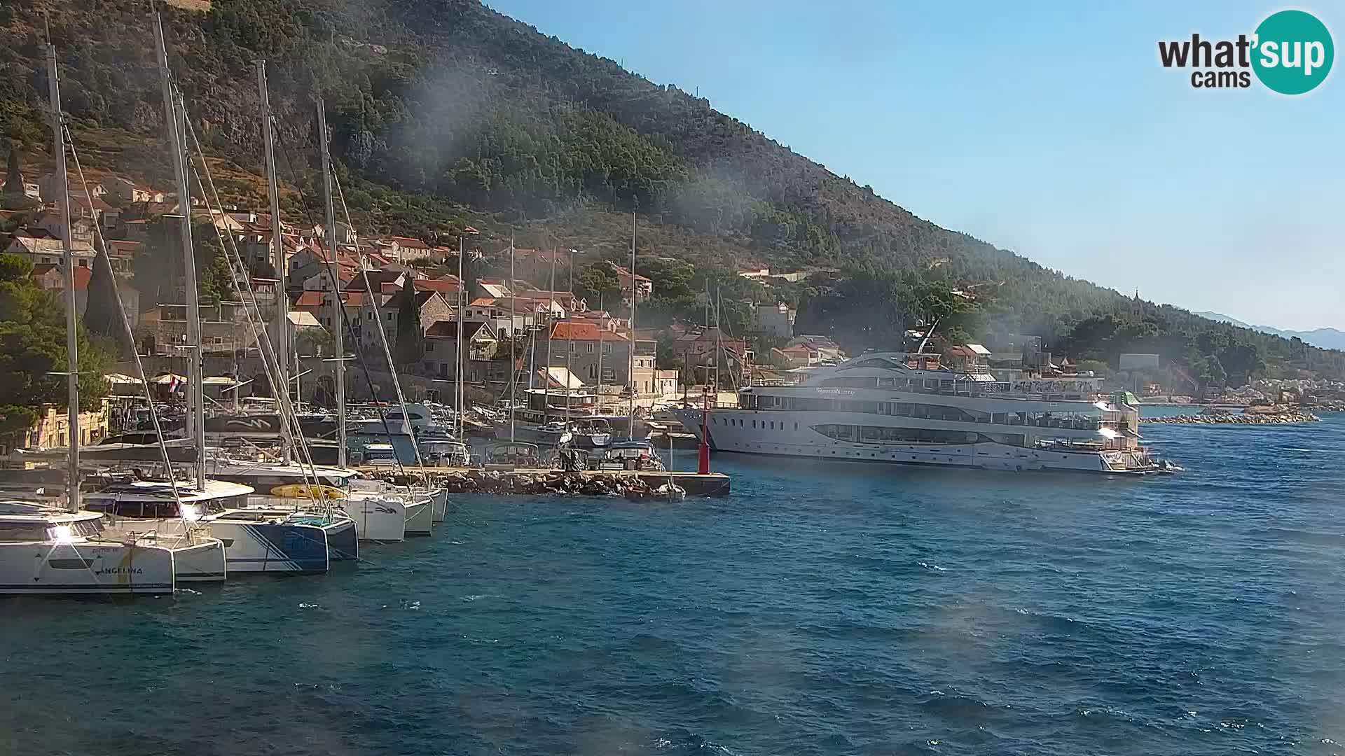 Webcam Bol Hafen & Ortszentrum – Liveblick aus Bol auf der Insel Brač