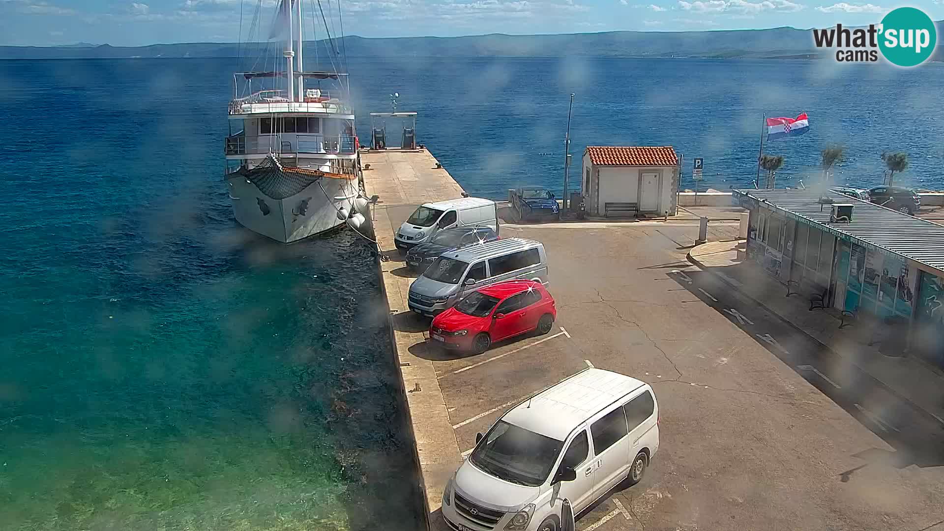 Webcam Bol Centro e Marina – Vista live dal porto di Bol