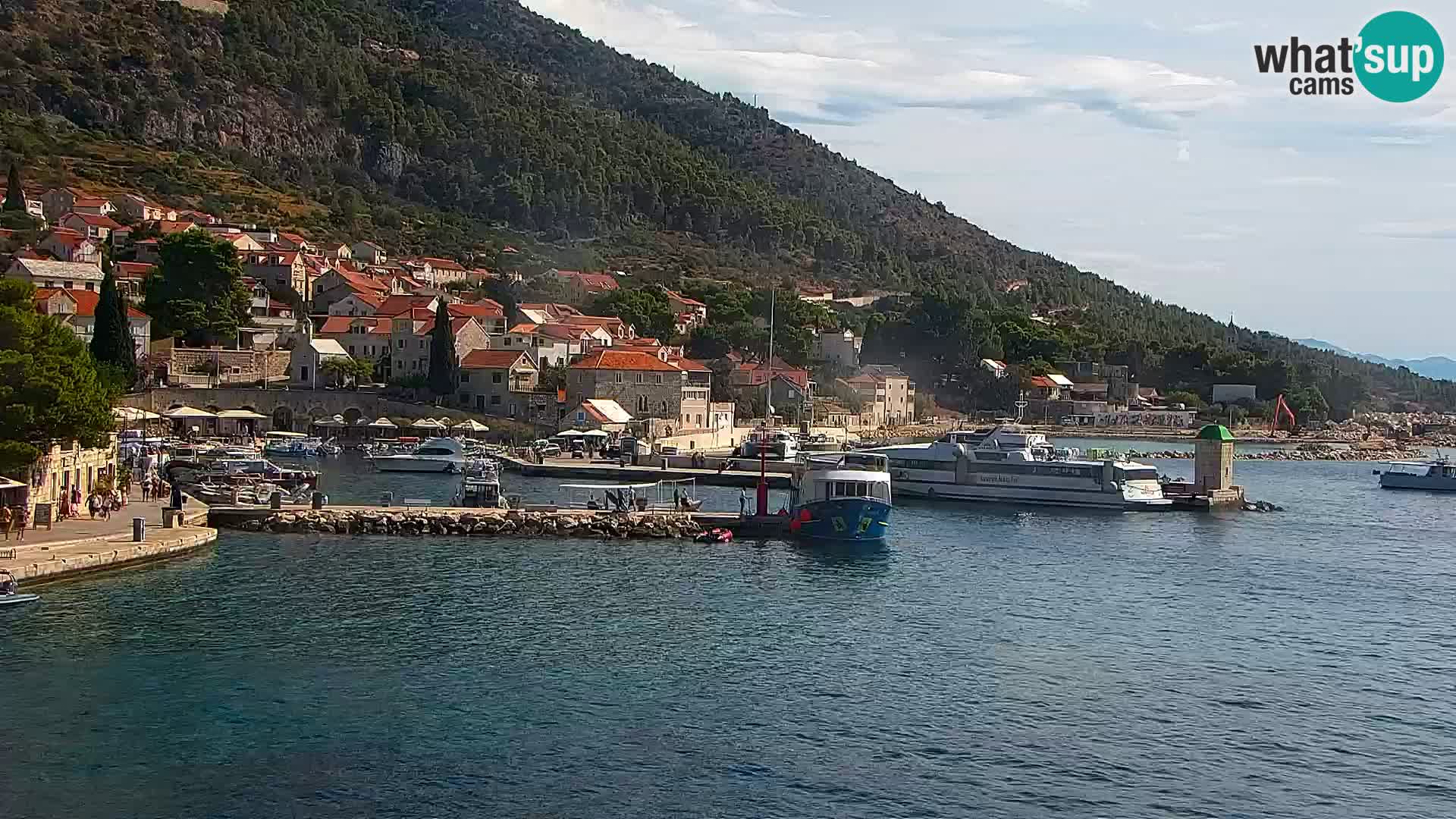 Webcam Bol Centro e Marina – Vista live dal porto di Bol