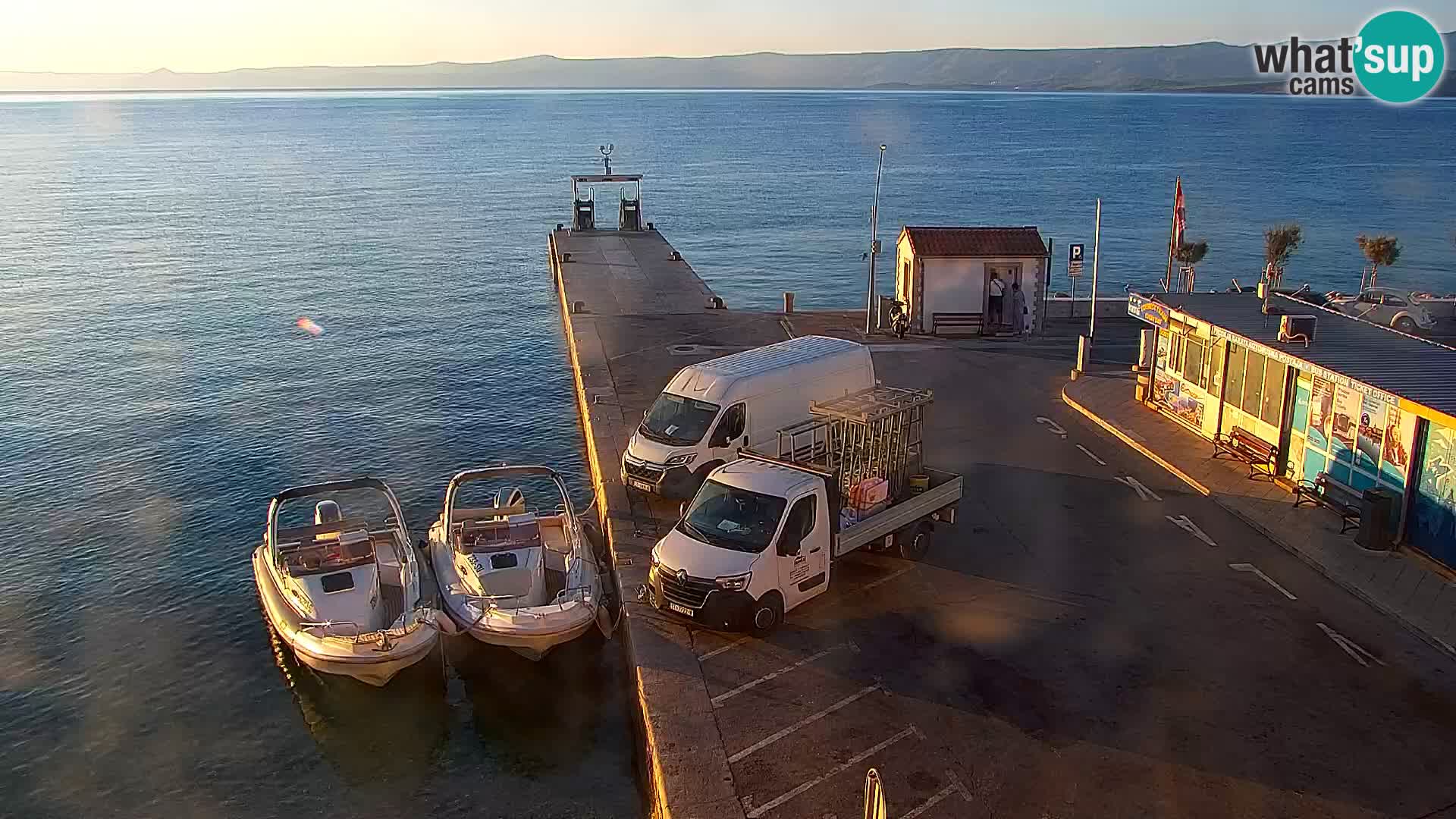 Webcam Bol Hafen & Ortszentrum – Liveblick aus Bol auf der Insel Brač