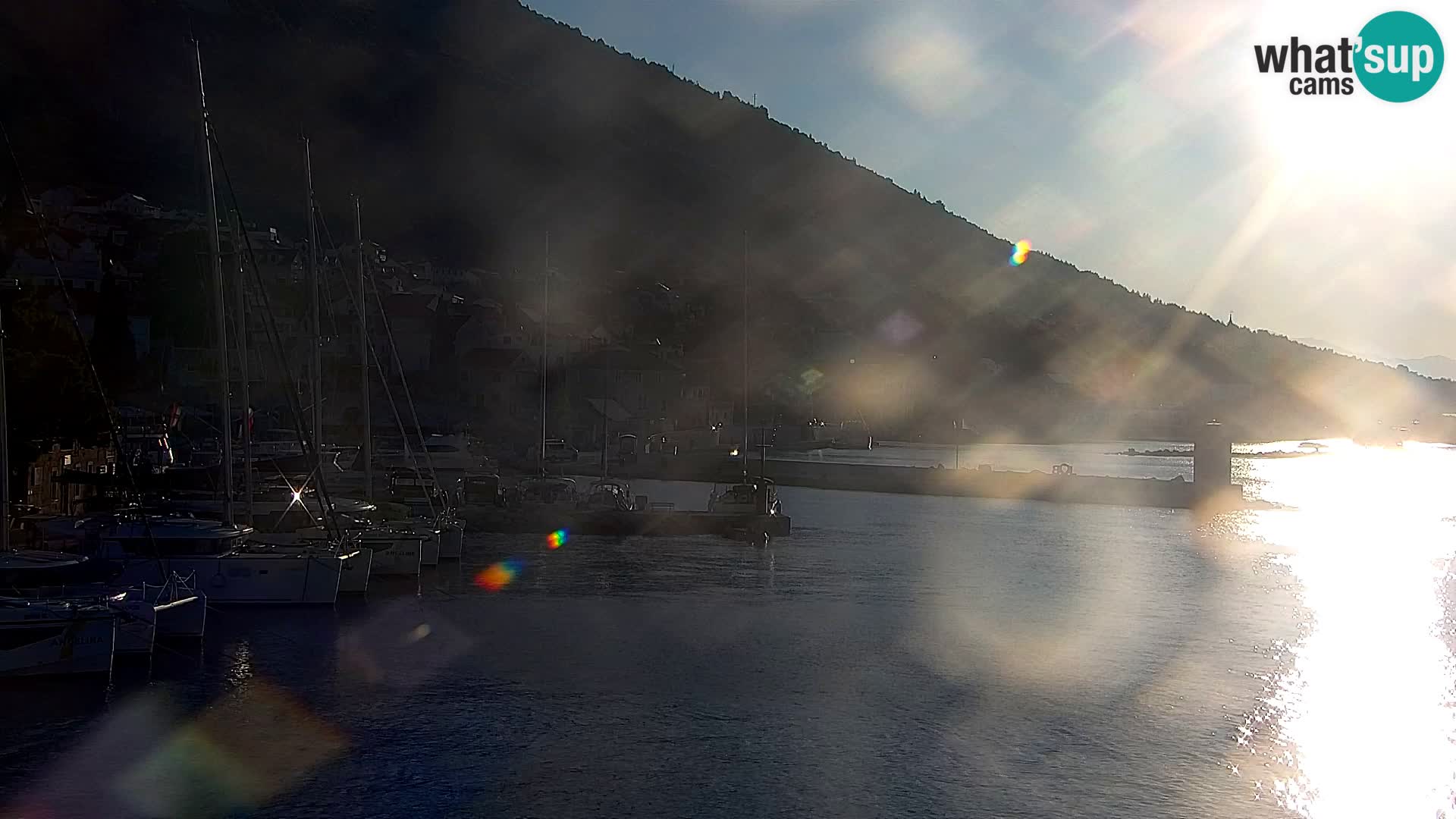 Webcam Bol Hafen & Ortszentrum – Liveblick aus Bol auf der Insel Brač
