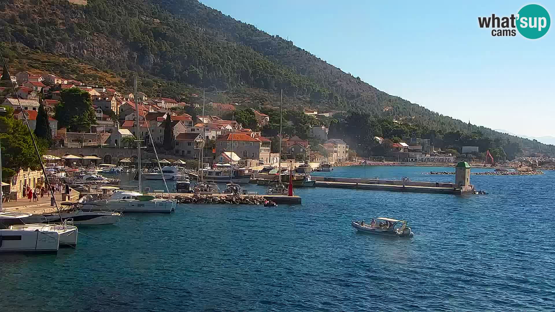 Webcam Bol Hafen & Ortszentrum – Liveblick aus Bol auf der Insel Brač