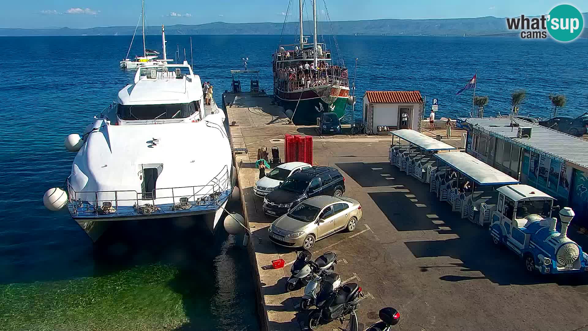 Webcam Bol Town Center & Marina – Live View from Bol, Brač