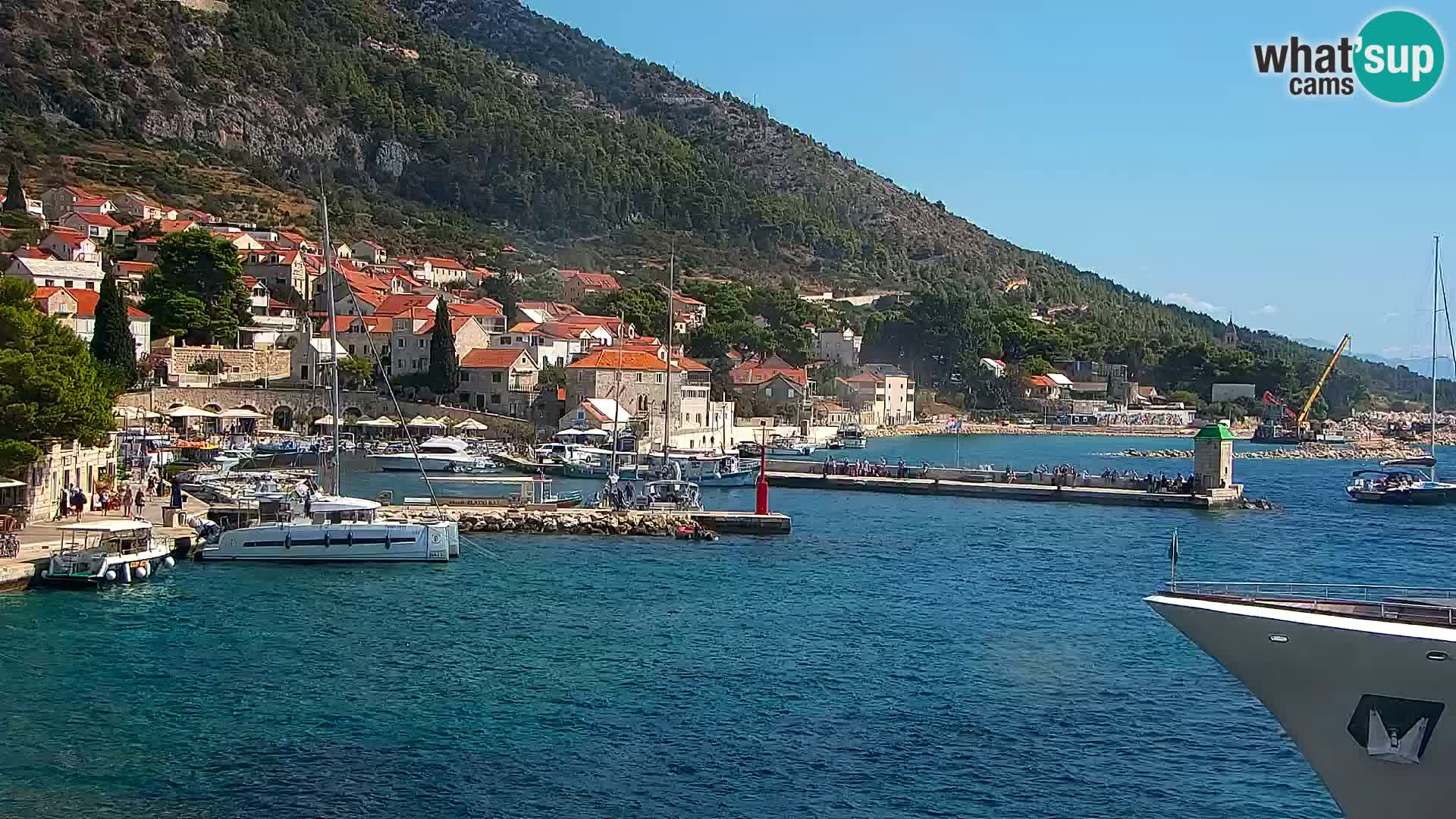 Webcam Bol Town Center & Marina – Live View from Bol, Brač
