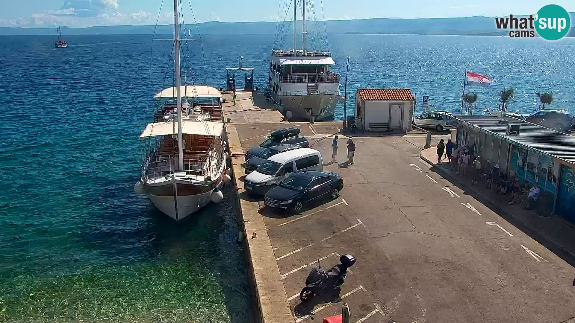 Webcam Bol Centro e Marina – Vista live dal porto di Bol