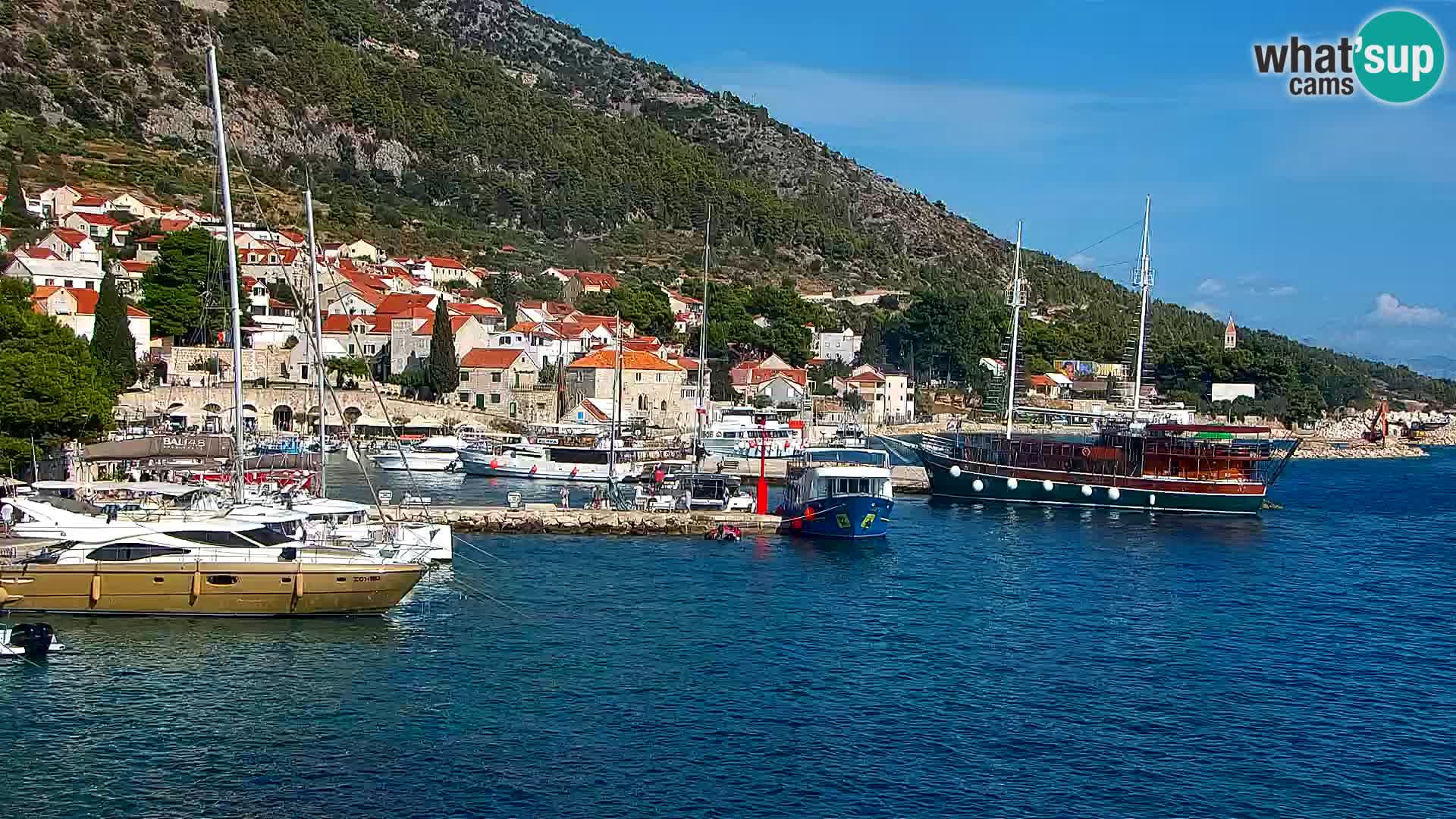Webcam Bol Centro e Marina – Vista live dal porto di Bol