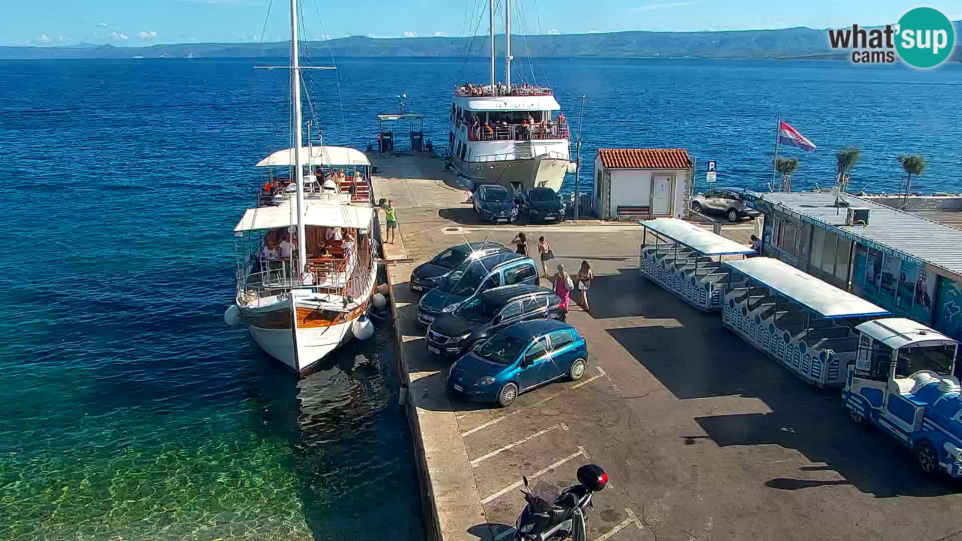 Webcam Bol Hafen & Ortszentrum – Liveblick aus Bol auf der Insel Brač