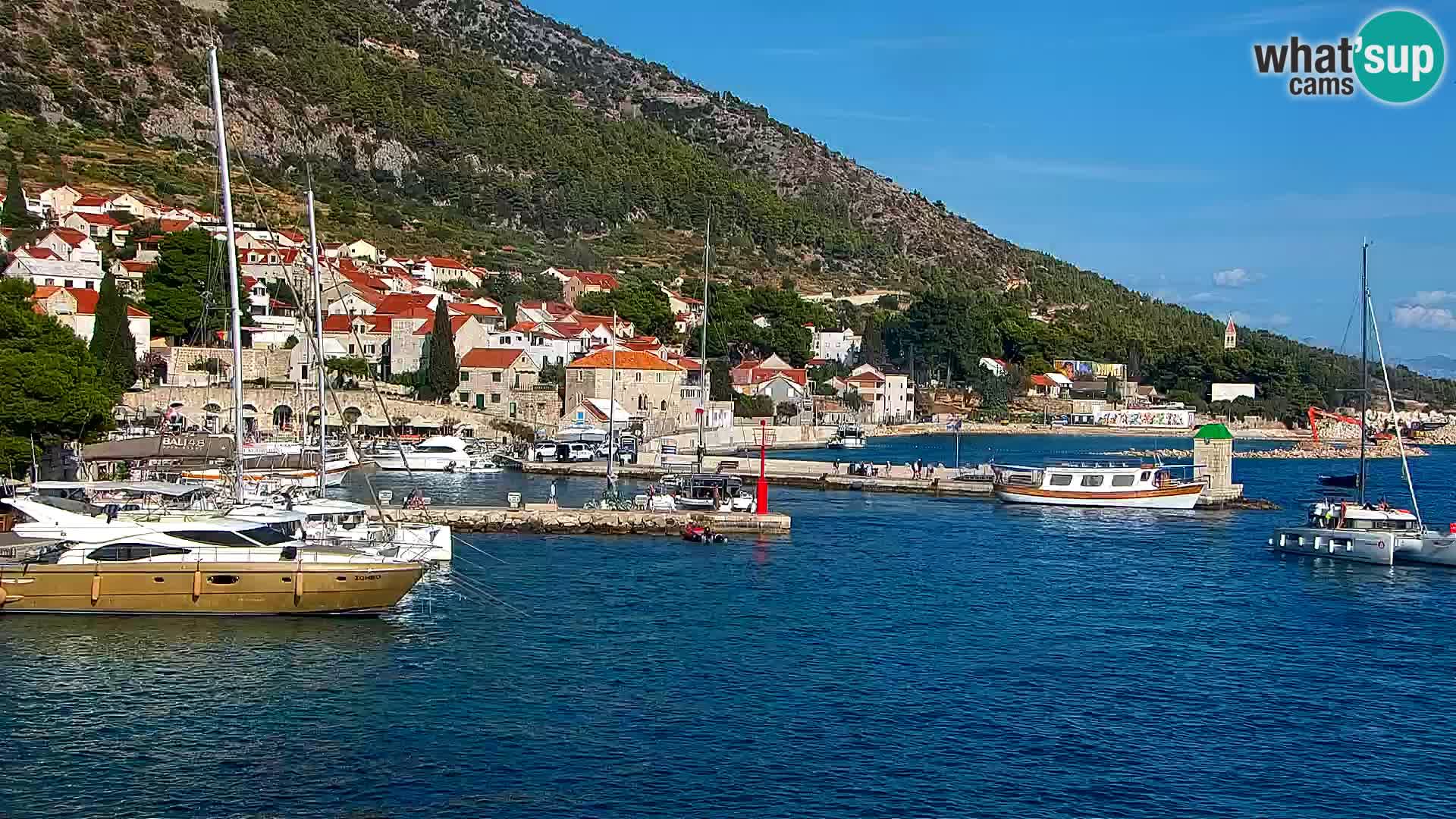 Webcam Bol Hafen & Ortszentrum – Liveblick aus Bol auf der Insel Brač