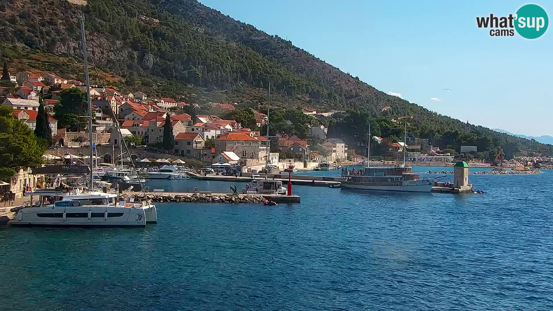 Webcam Bol Town Center & Marina – Live View from Bol, Brač