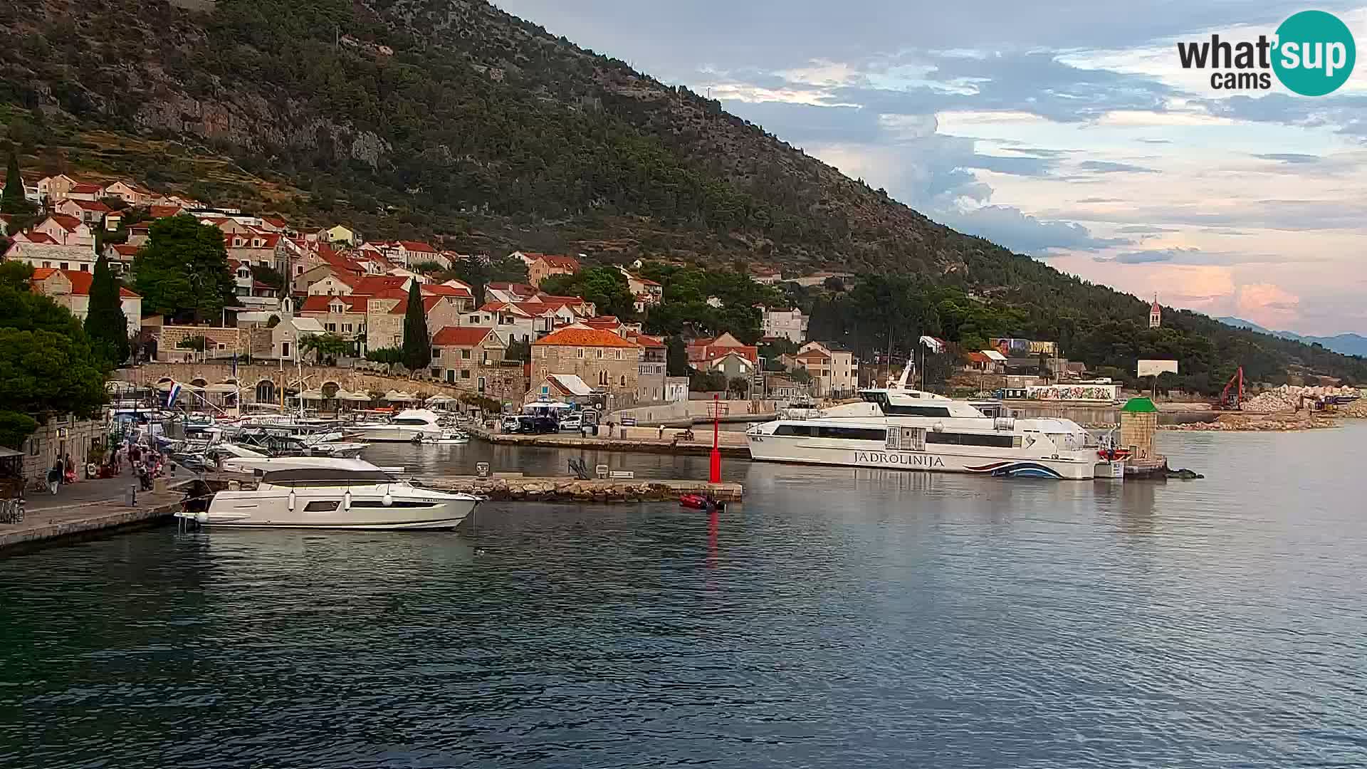 Webcam Bol Hafen & Ortszentrum – Liveblick aus Bol auf der Insel Brač