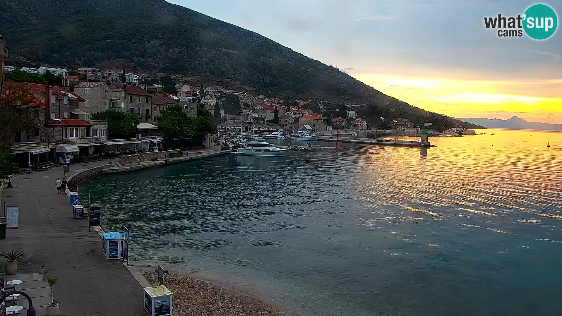 Webcam Bol Town Center & Marina – Live View from Bol, Brač