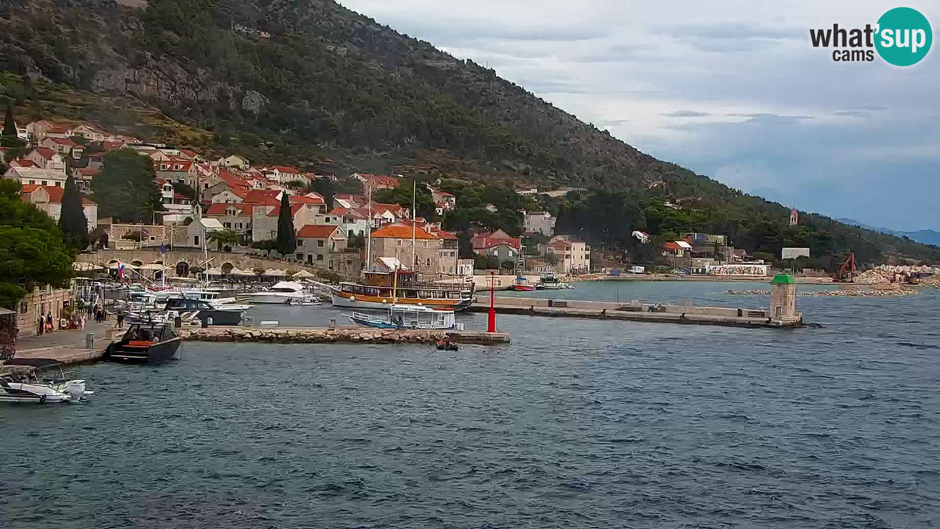 Webcam Bol Centro e Marina – Vista live dal porto di Bol