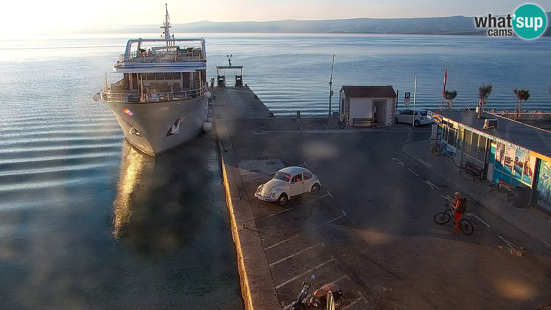 Webcam Bol Town Center & Marina – Live View from Bol, Brač