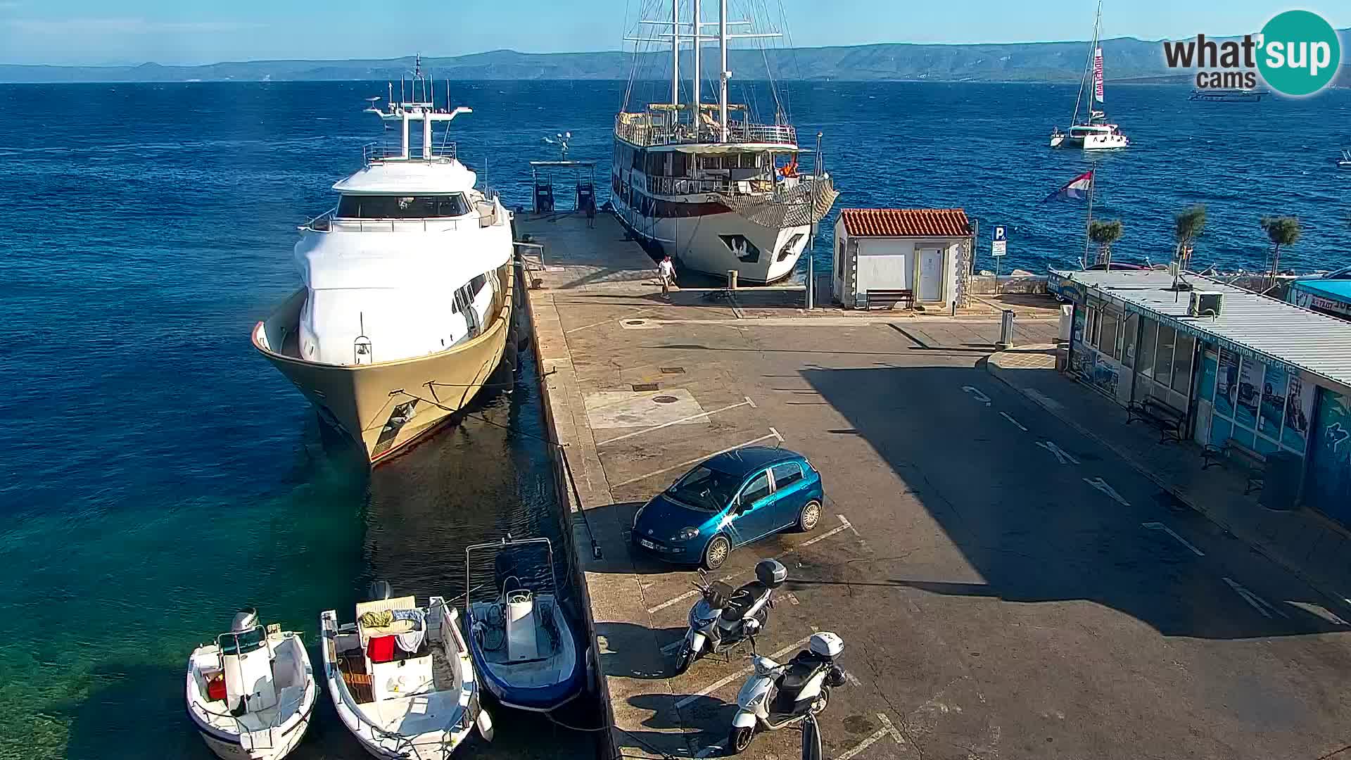 Webcam Bol Town Center & Marina – Live View from Bol, Brač