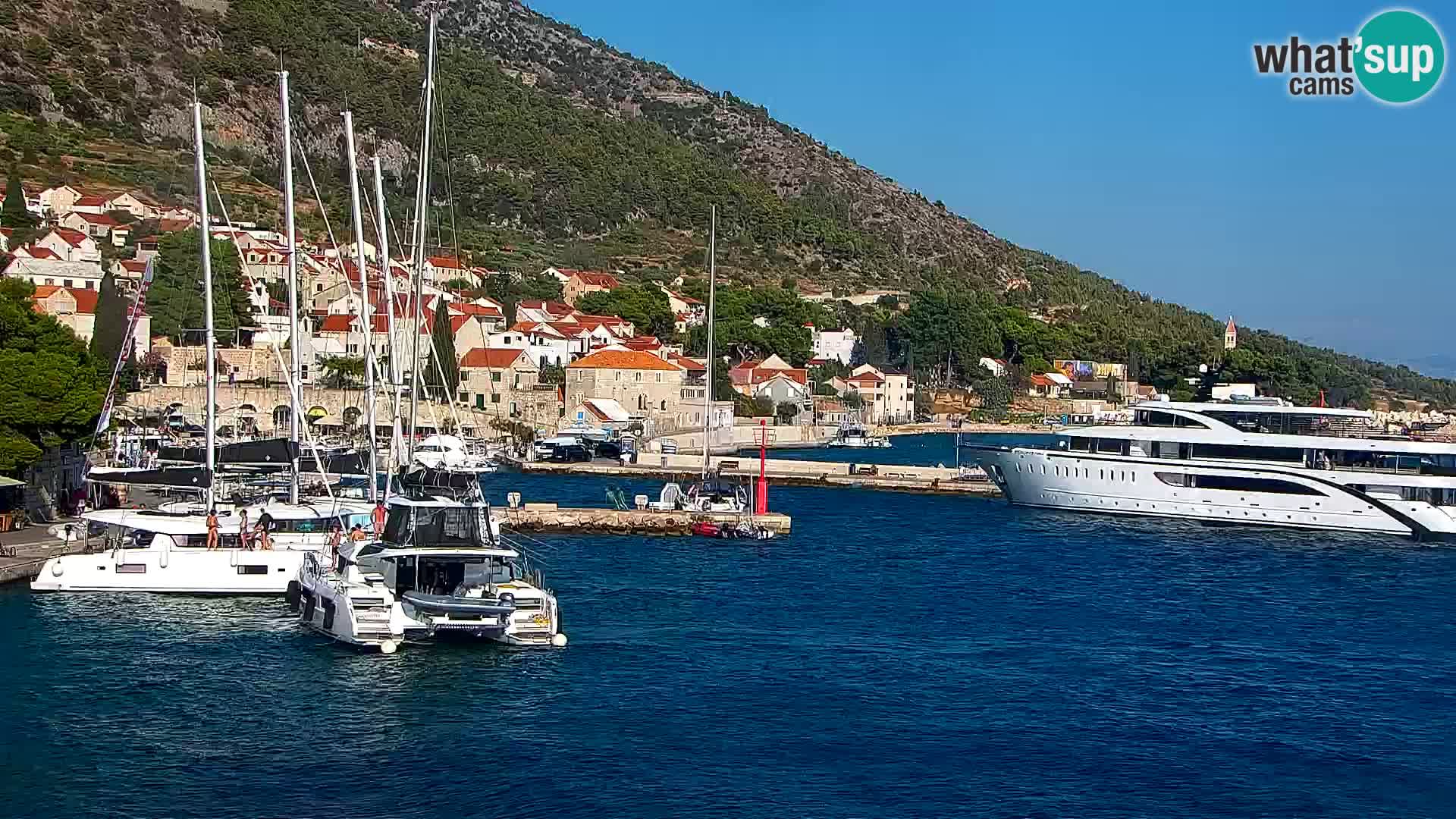 Webcam Bol Hafen & Ortszentrum – Liveblick aus Bol auf der Insel Brač