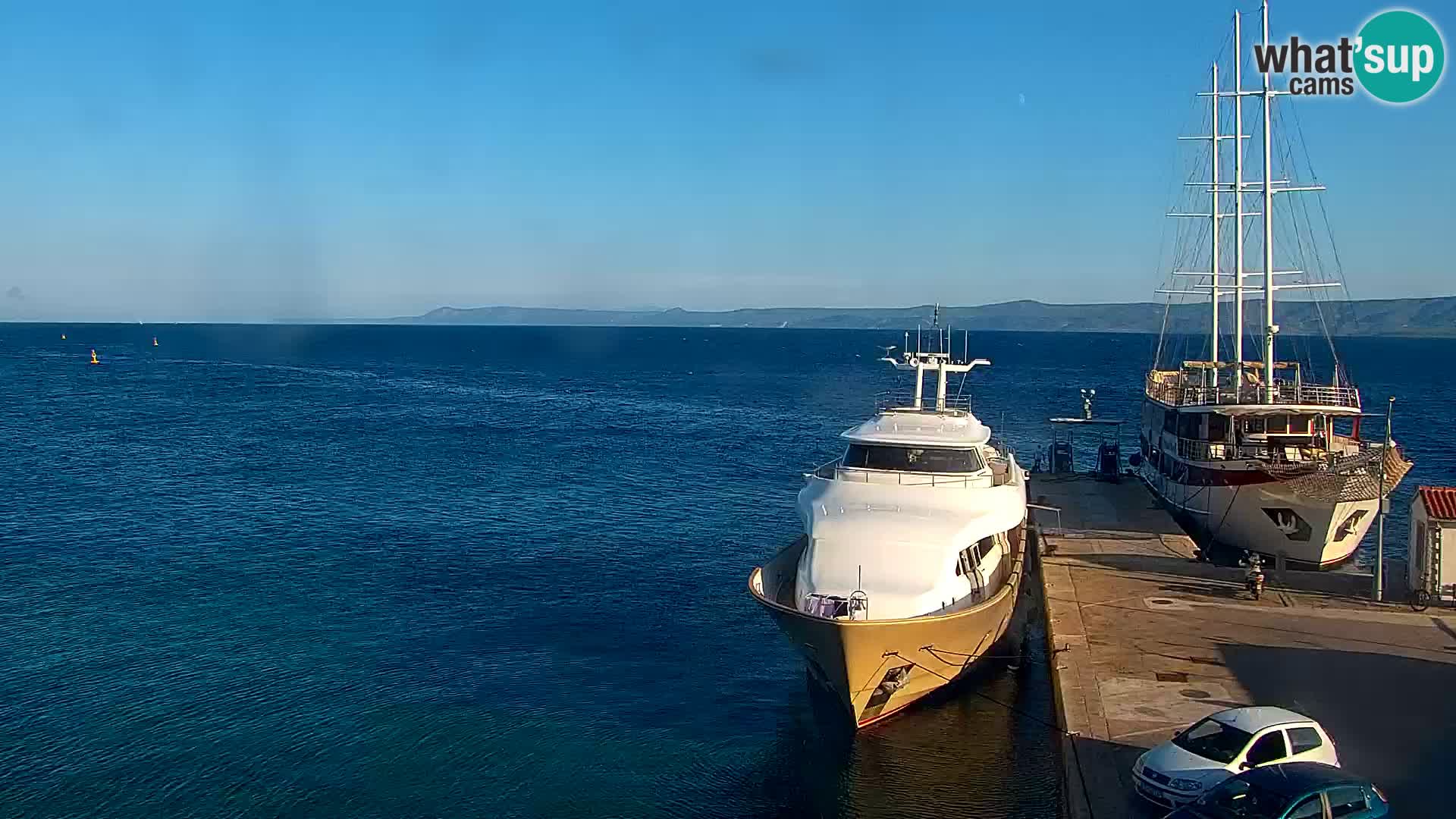 Webcam Bol Centro e Marina – Vista live dal porto di Bol