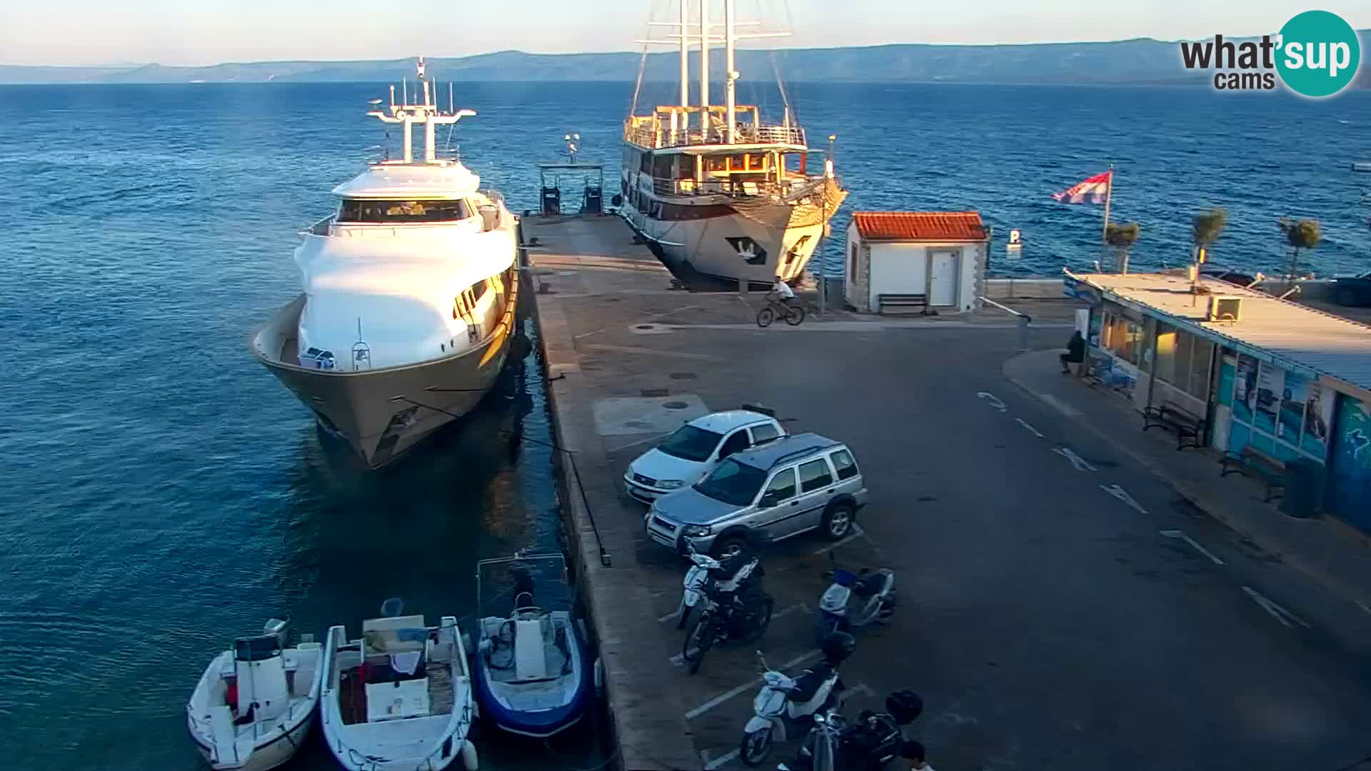 Webcam Bol Town Center & Marina – Live View from Bol, Brač