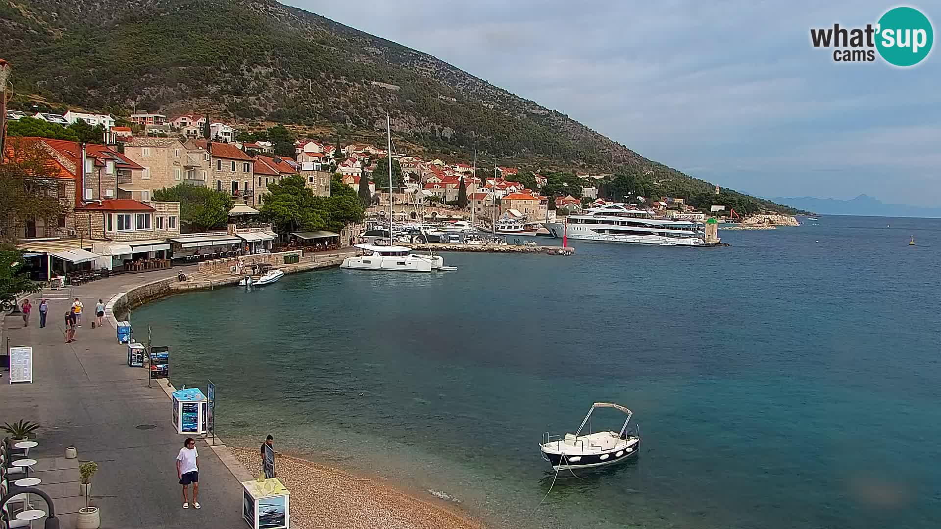 Webcam Bol Centro e Marina – Vista live dal porto di Bol