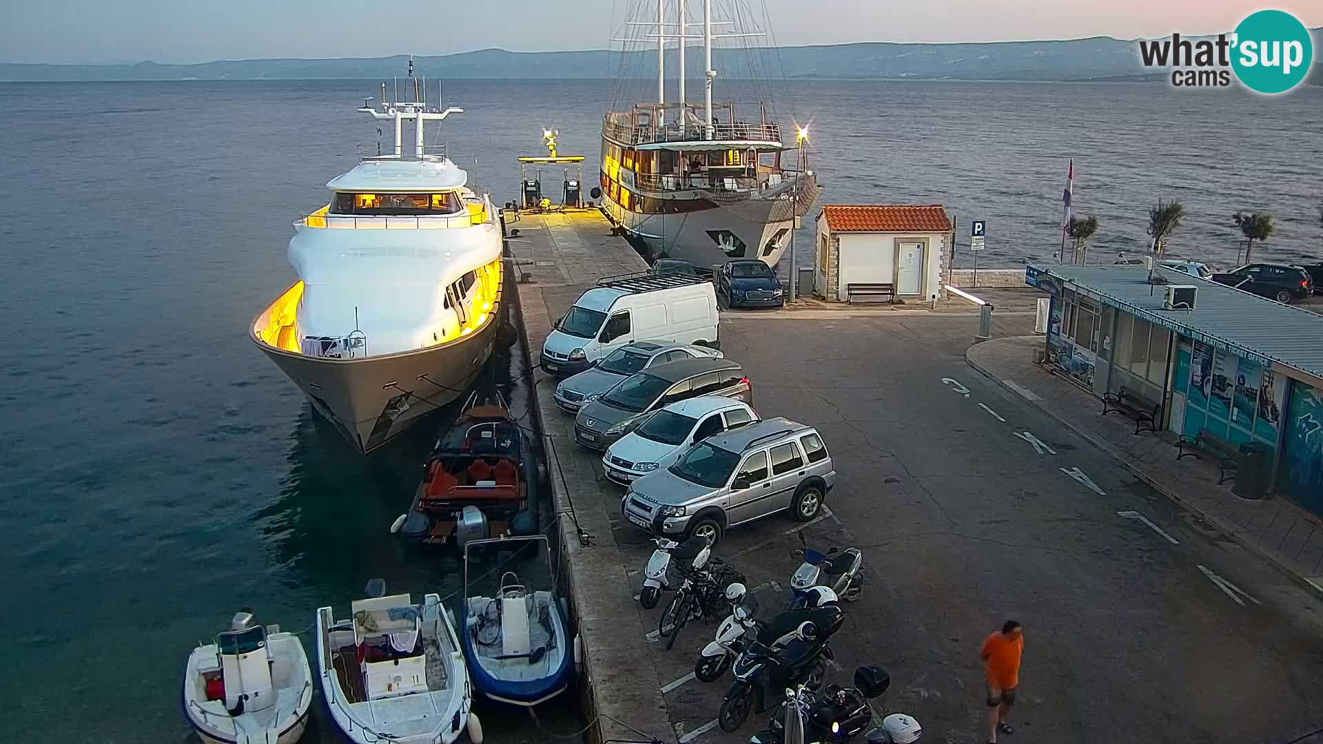 Webcam Bol Town Center & Marina – Live View from Bol, Brač